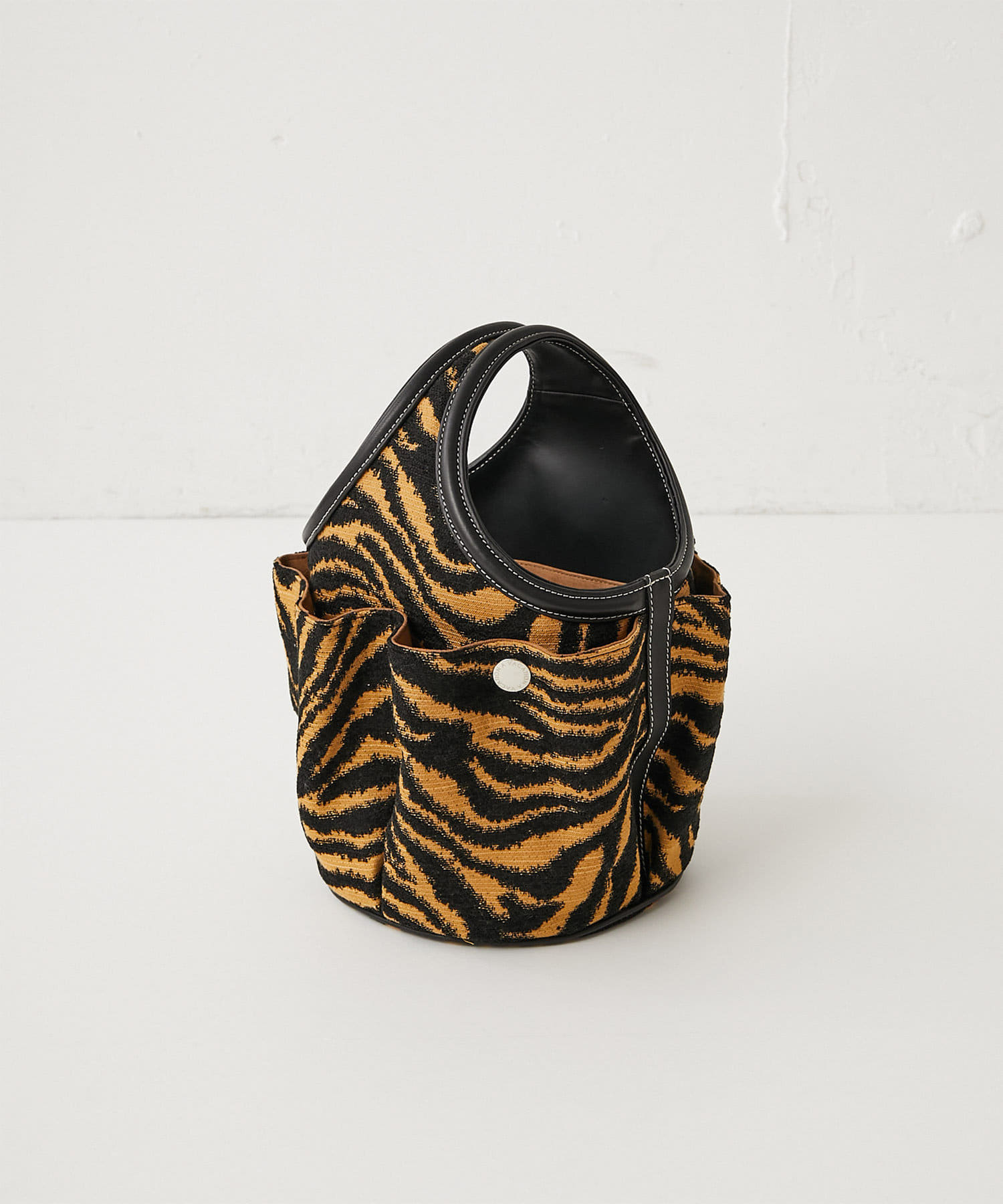 【未使用品】A VACATION BUCKET バケット ペイズリー 2022年 A VACATION】BUCKET ZEBRA | Whim Gazette(ウィム ガゼット