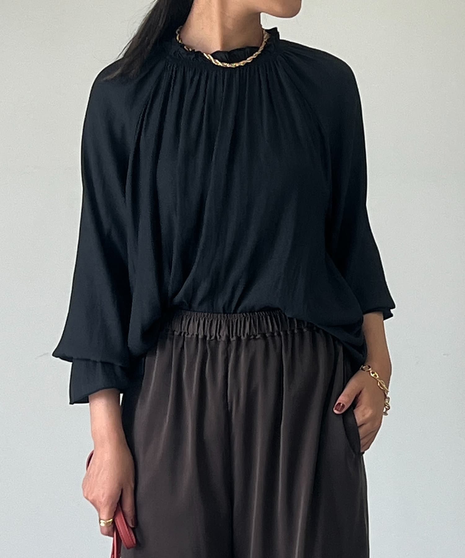 un dix cors(アンディコール) ラッフル衿割繊ジョーゼットブラウス