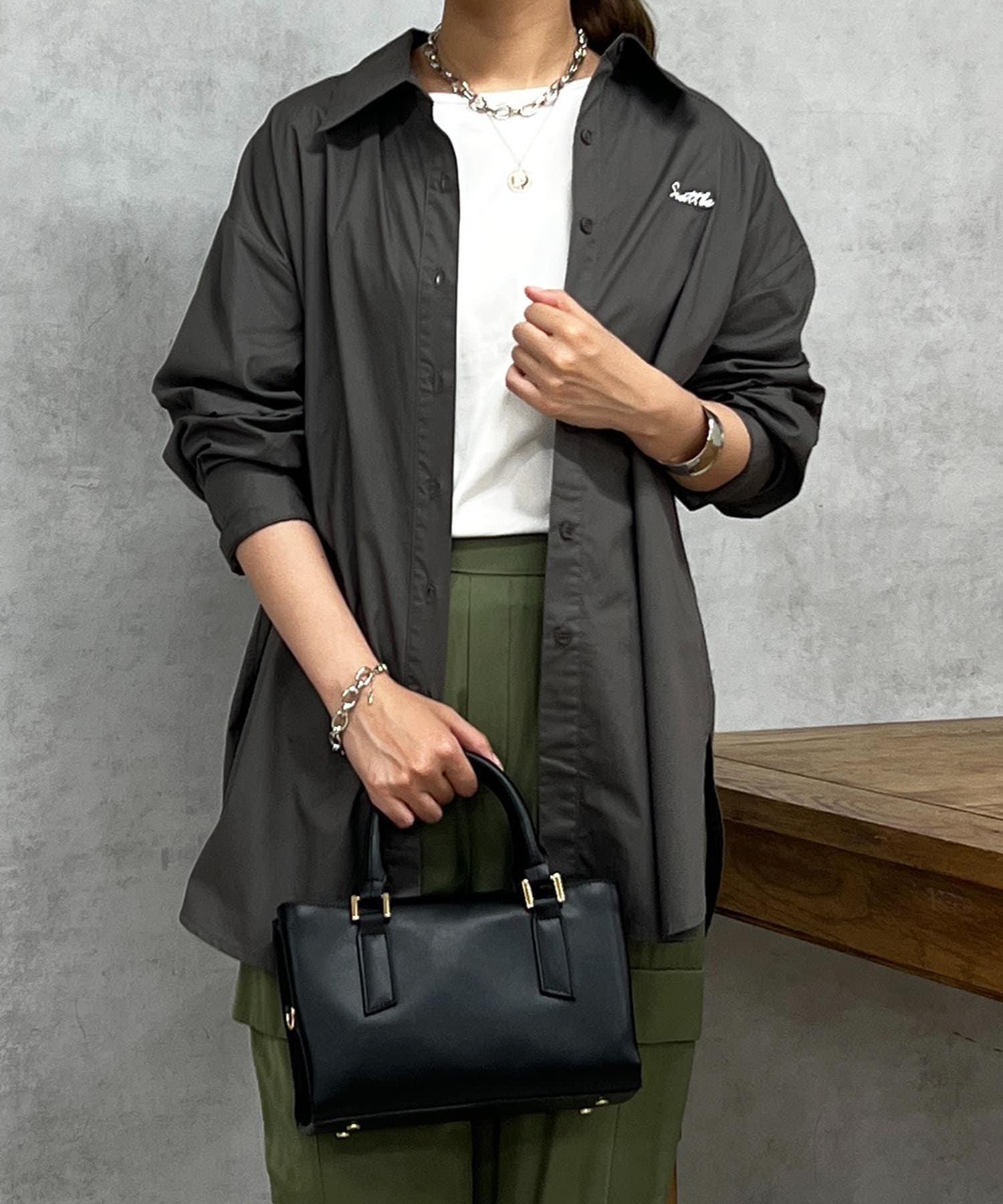 un dix cors(アンディコール) 刺繍入り綿シンプルシャツ