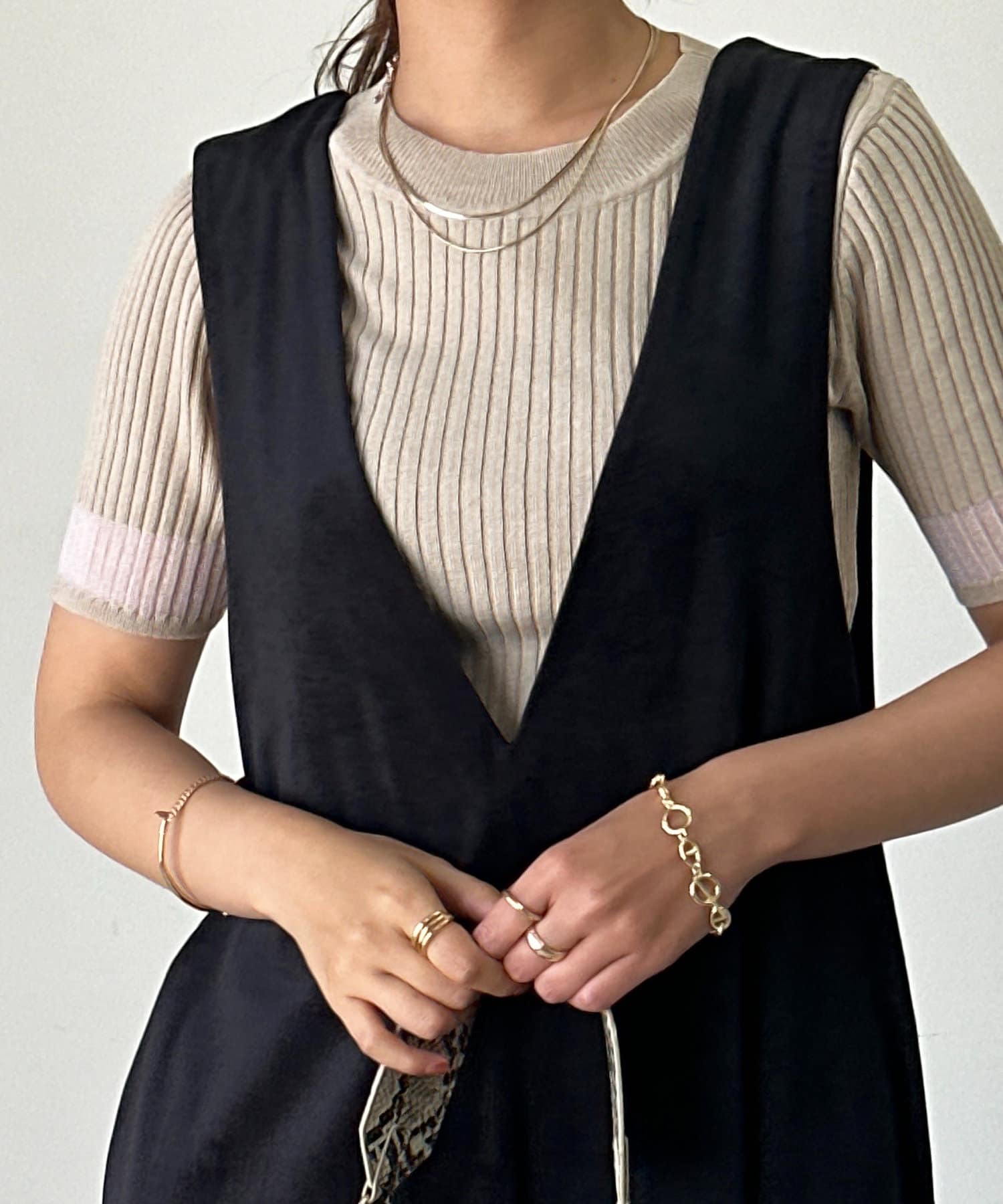 un dix cors(アンディコール) シアー使いコンパクトリブニット