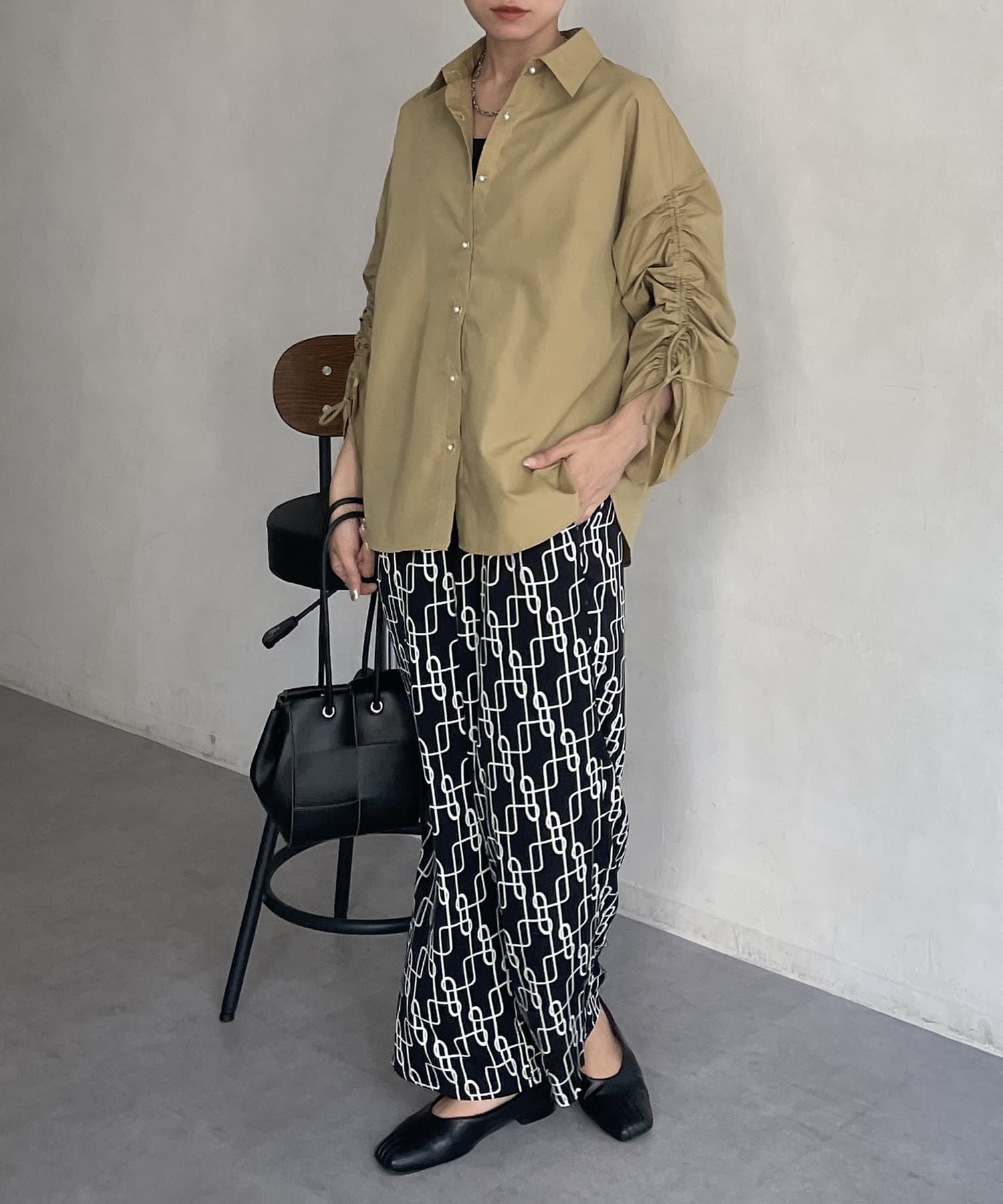 Thevon.(ゼヴォン) ジオメトリック柄イージーパンツ