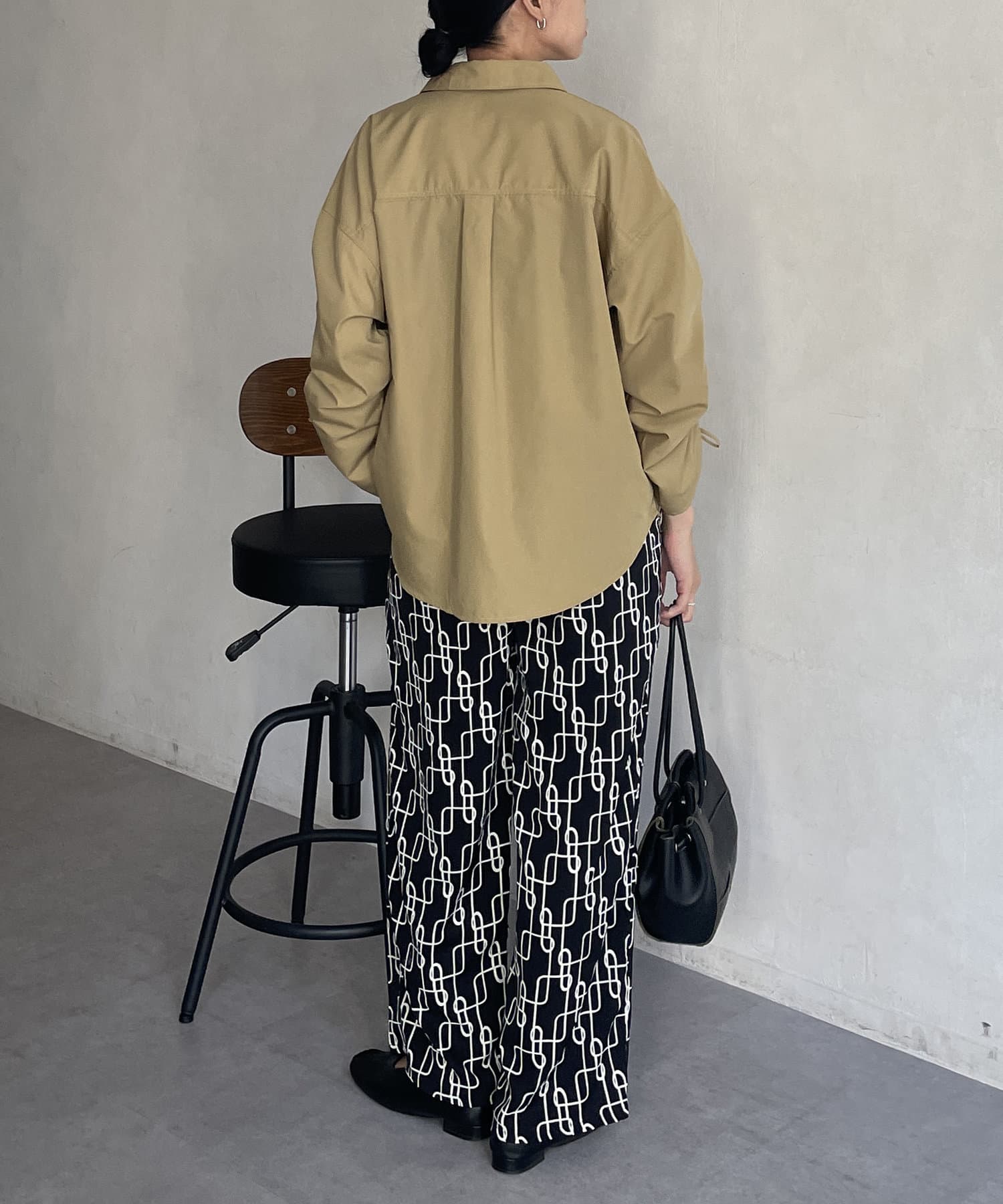 Thevon.(ゼヴォン) ジオメトリック柄イージーパンツ