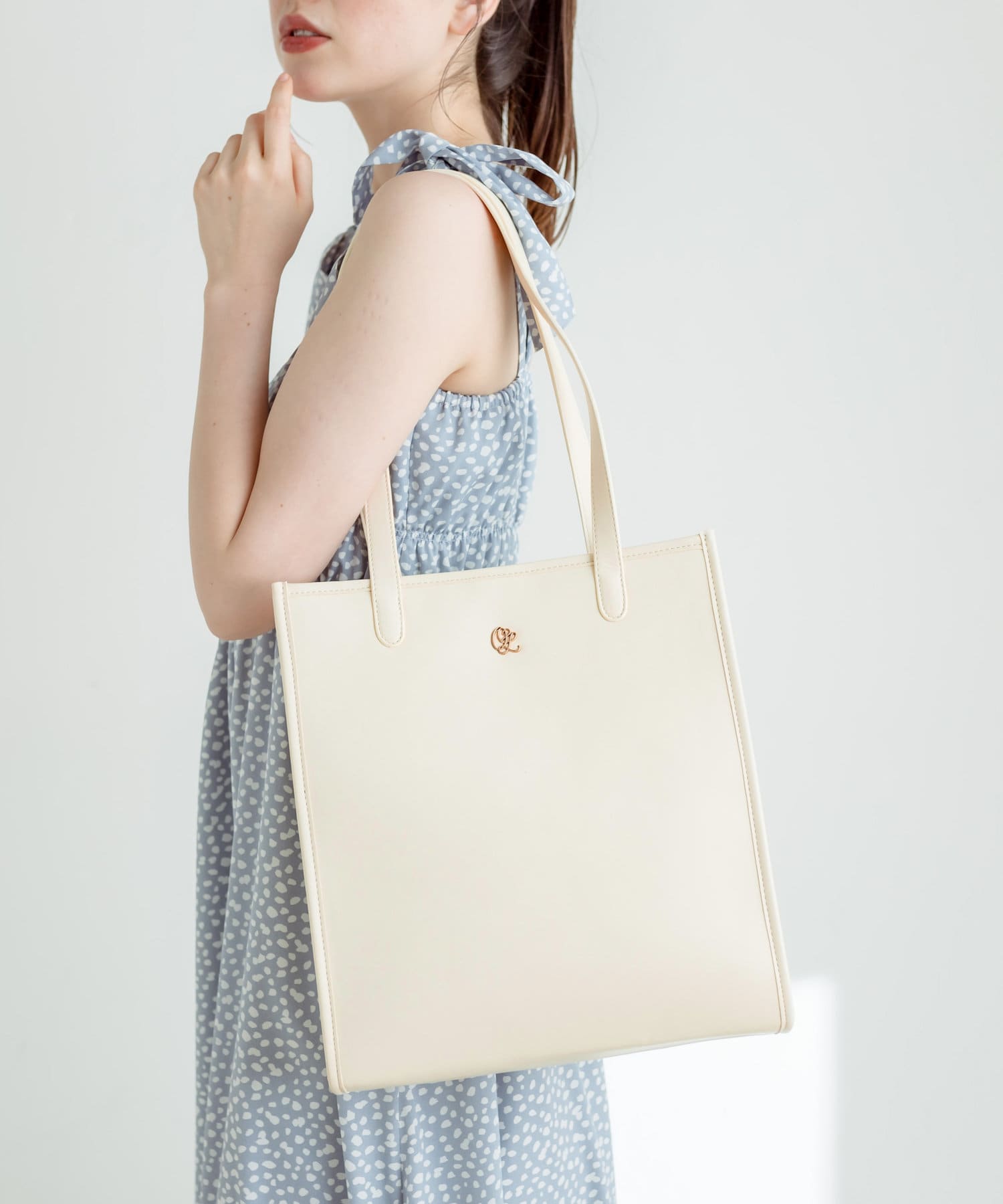 WEB限定】エンブレム付きトリミングトートバッグ | OLIVE des