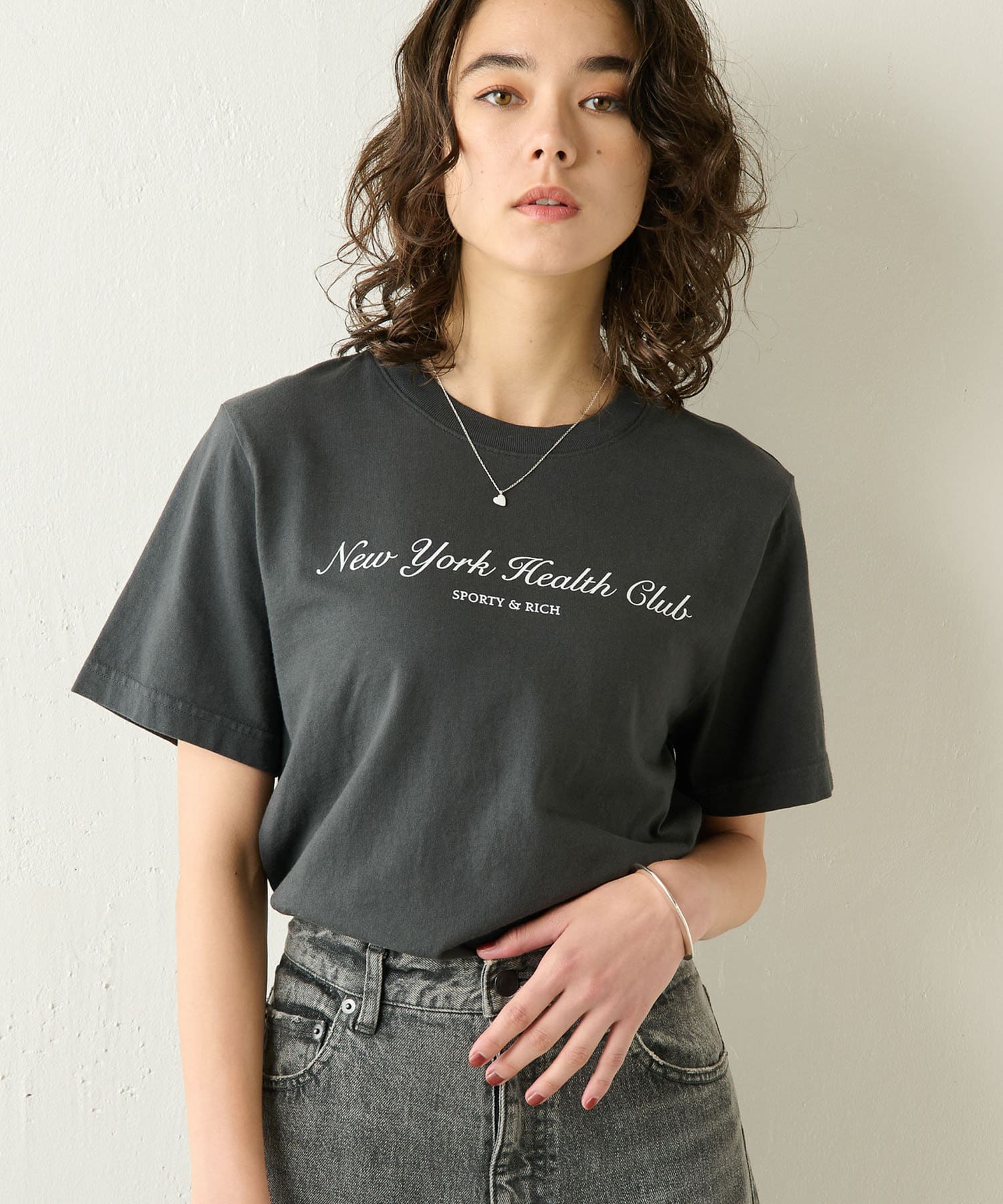 Sporty&Rich】HEALTH CLUB クロップドTシャツ | Whim Gazette(ウィム