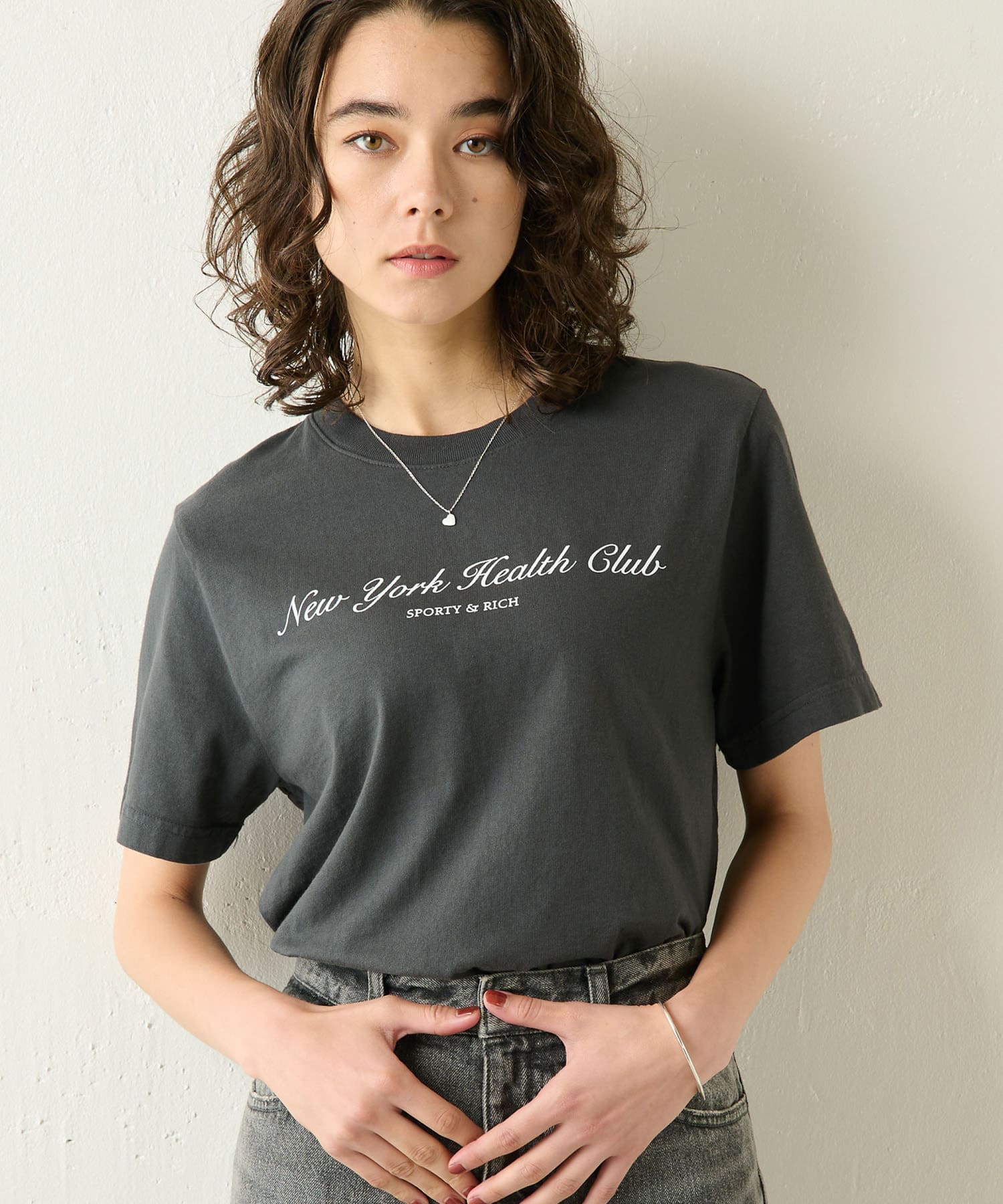 Sporty&Rich】HEALTH CLUB クロップドTシャツ | Whim Gazette(ウィム