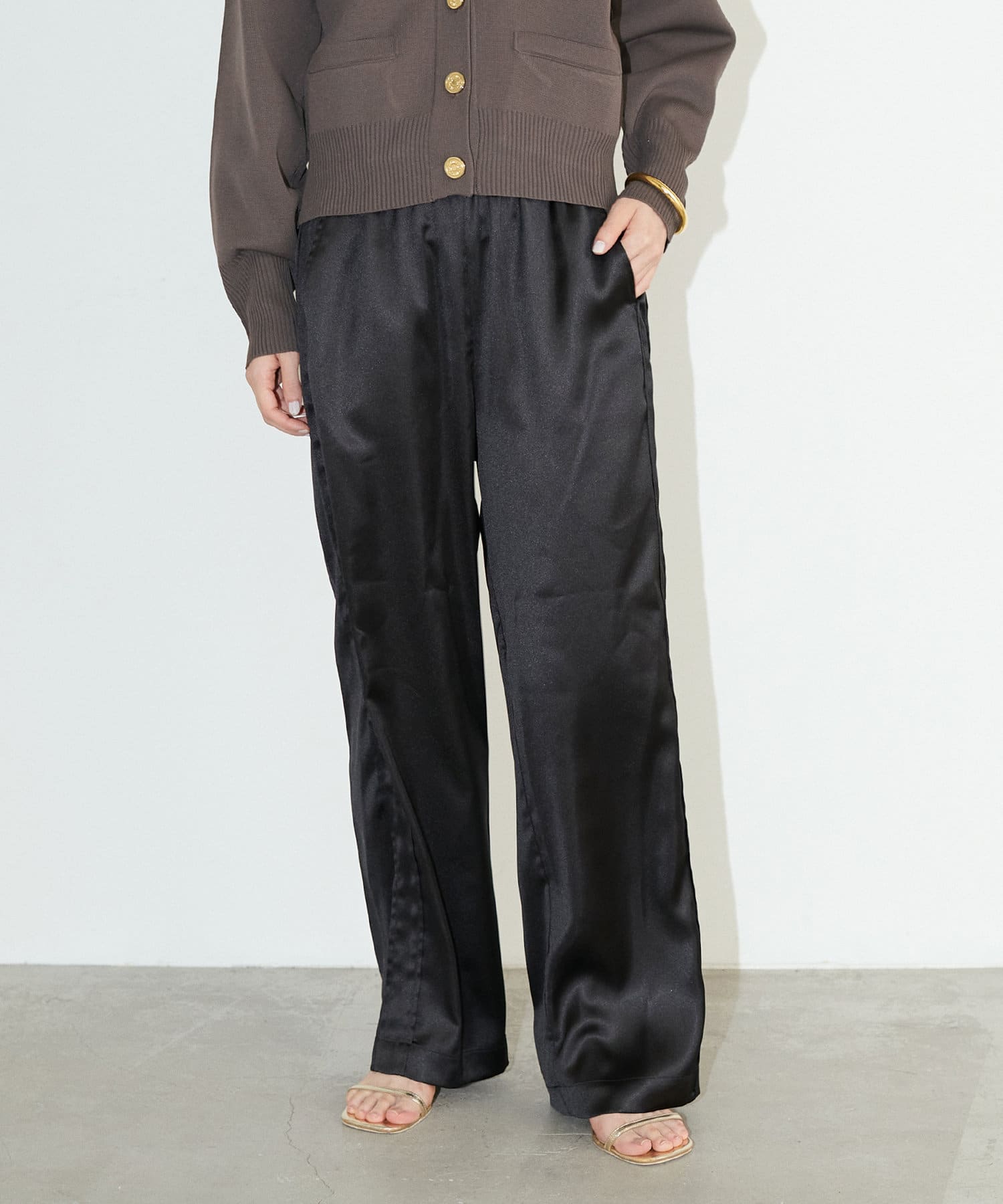 LARUTA(ラルータ) ラインサテンイージーパンツ