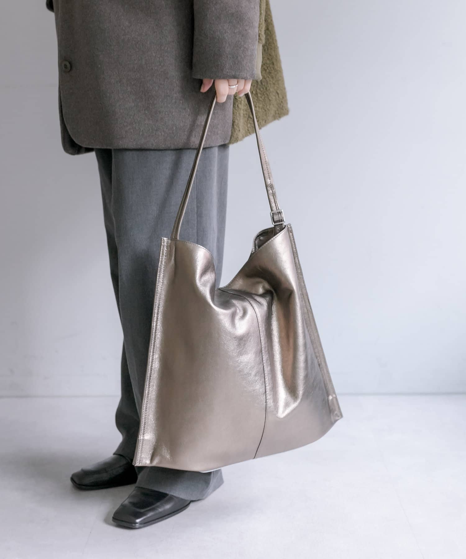 L'or One-handle Square Bag 【Taupe】 | www.fleettracktz.com