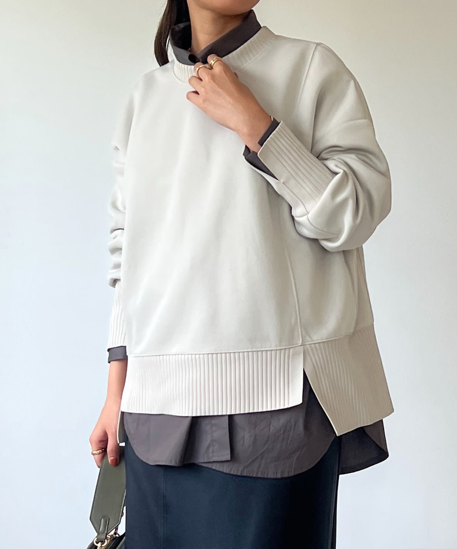 un dix cors(アンディコール) 軽量ボンディングプルオーバー