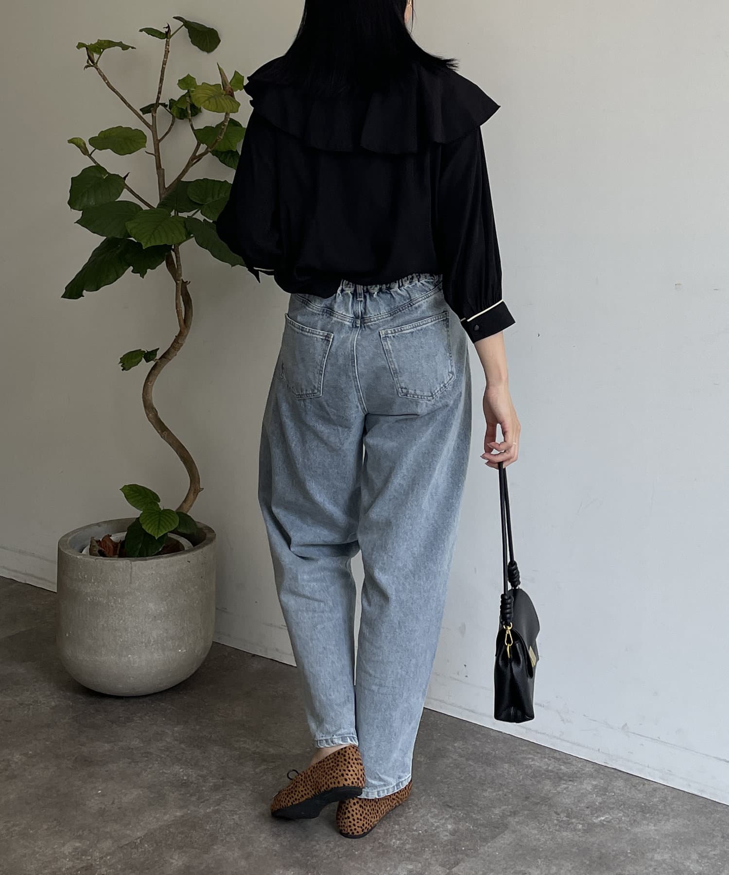 Thevon.(ゼヴォン) フリルカラー袖口パイピングブラウス