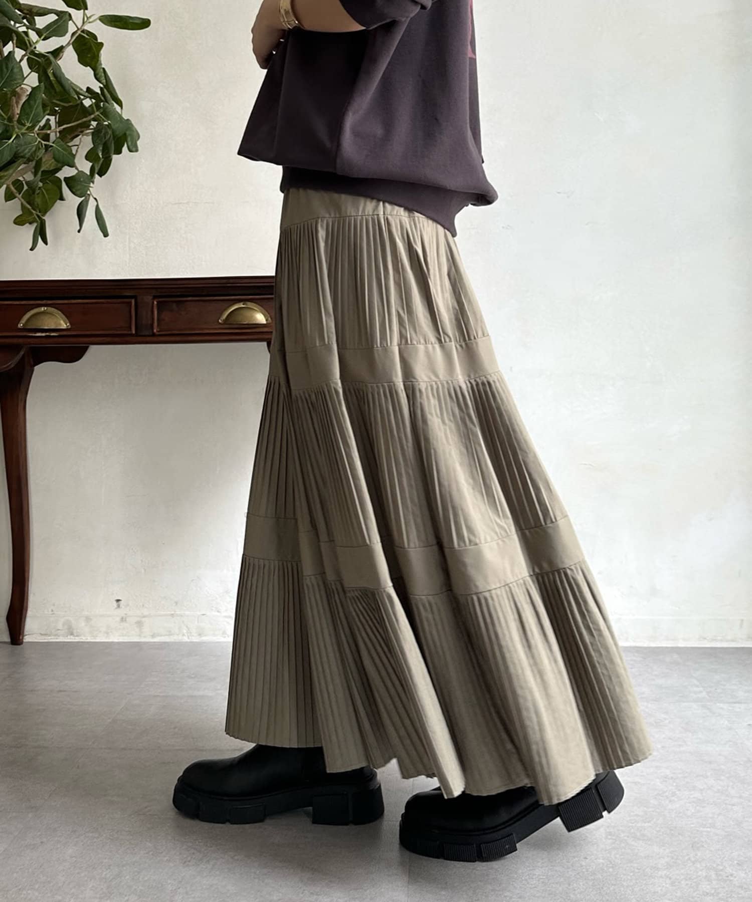 DOUDOU(ドゥドゥ)ひざ丈ロングスカート 柄ミモレ白黒ベージュフレア人気完売スカート