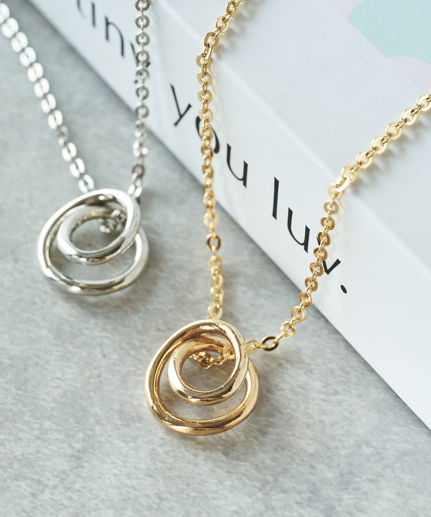 un dix cors(アンディコール) 変形カーブワントップネックレス