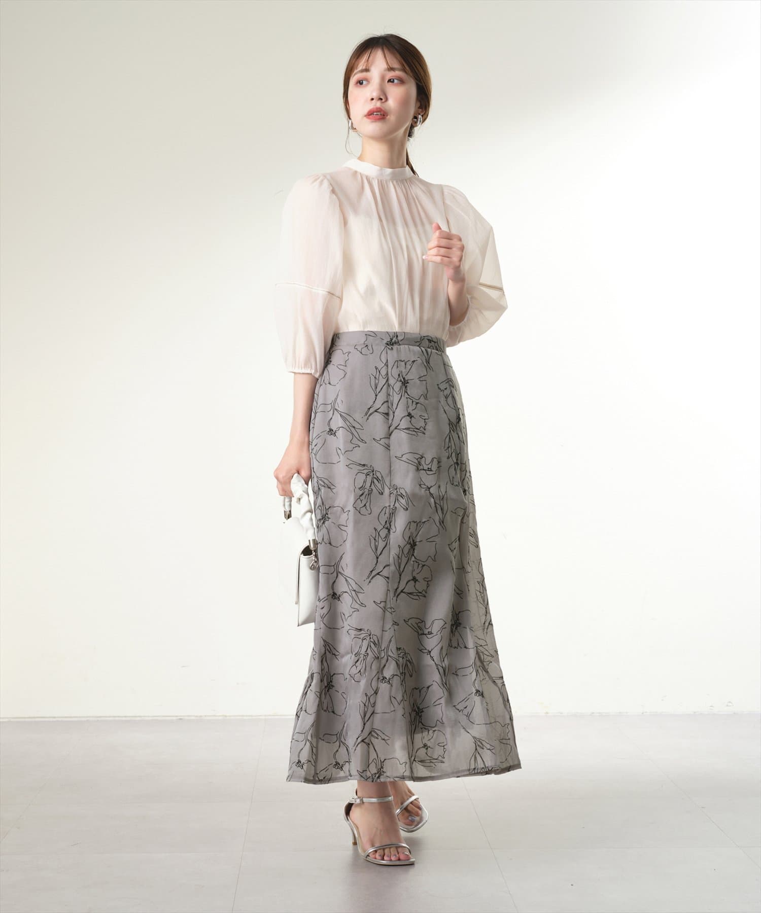 natural couture(ナチュラルクチュール) 線画フラワーフロッキースカート