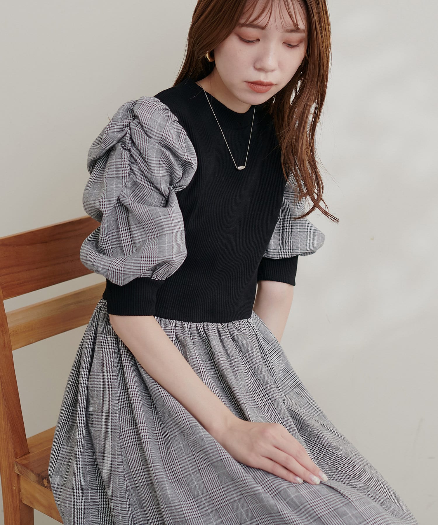 natural couture(ナチュラルクチュール) WEB限定 / 袖コンシャスドッキング6分袖ワンピース