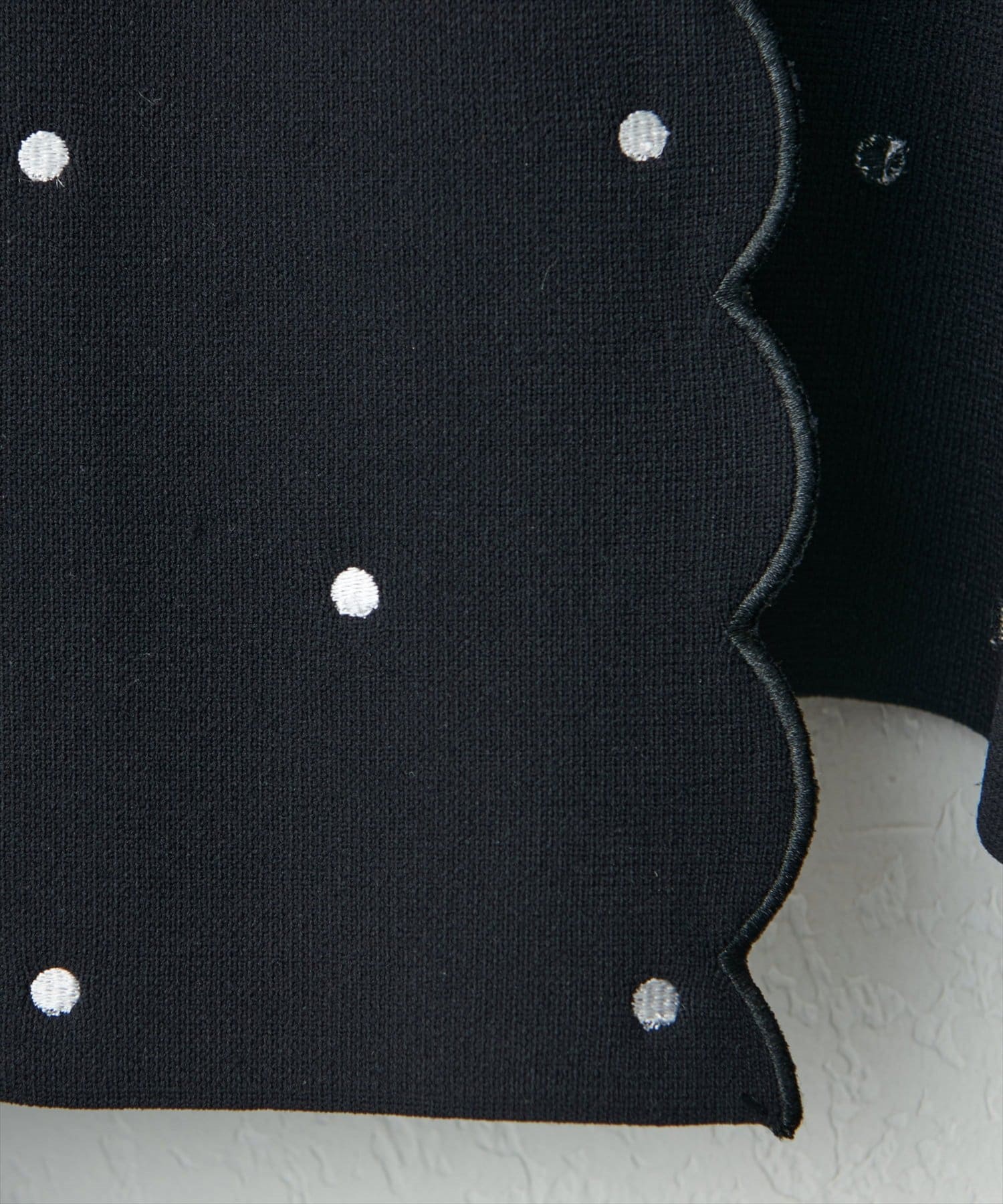 natural couture(ナチュラルクチュール) 【大人気リバイバル】パルクロ限定販売/スカラップ刺繍カーディガン
