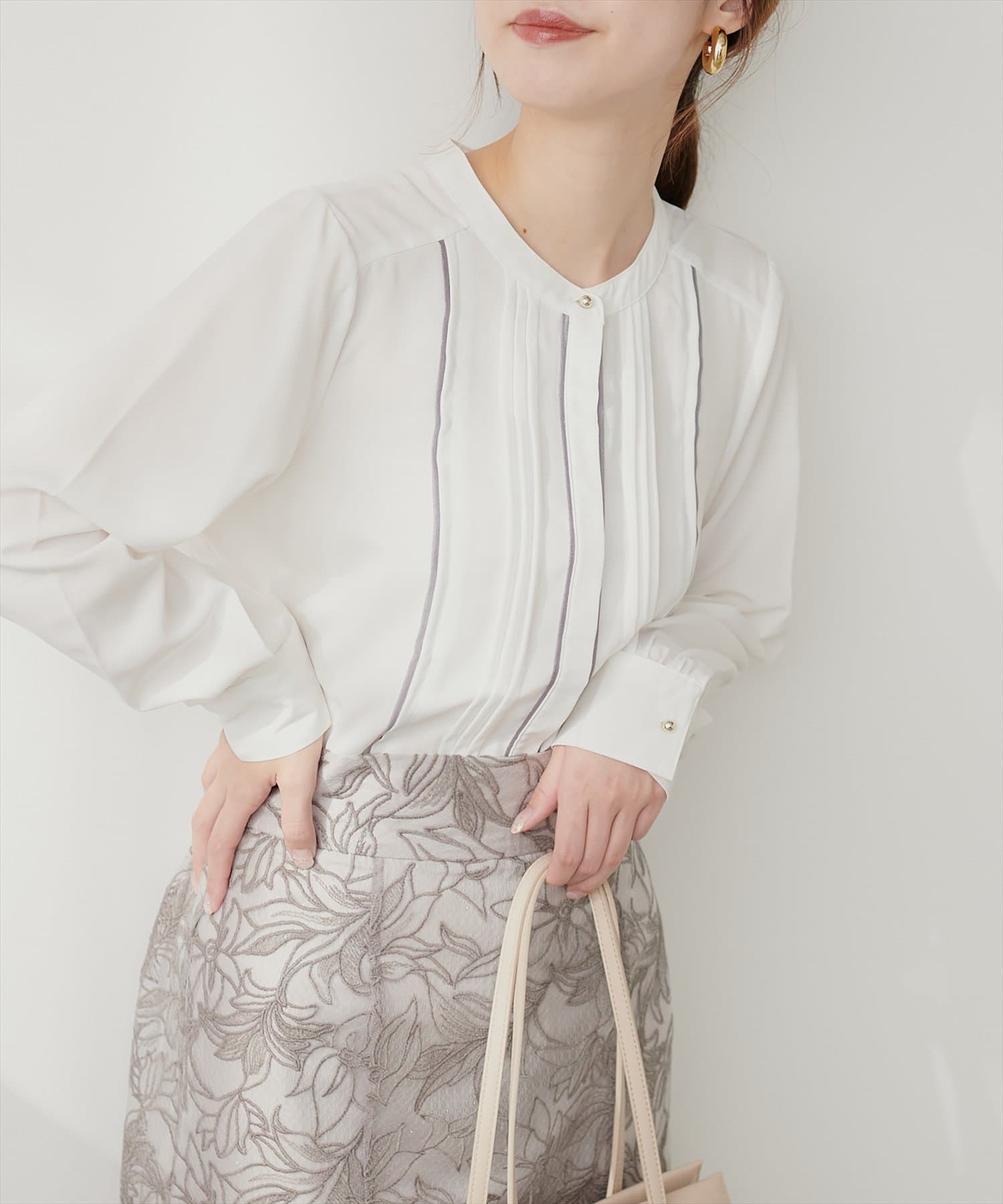 WEB限定 / ピンタック×パイピングブラウス | natural couture