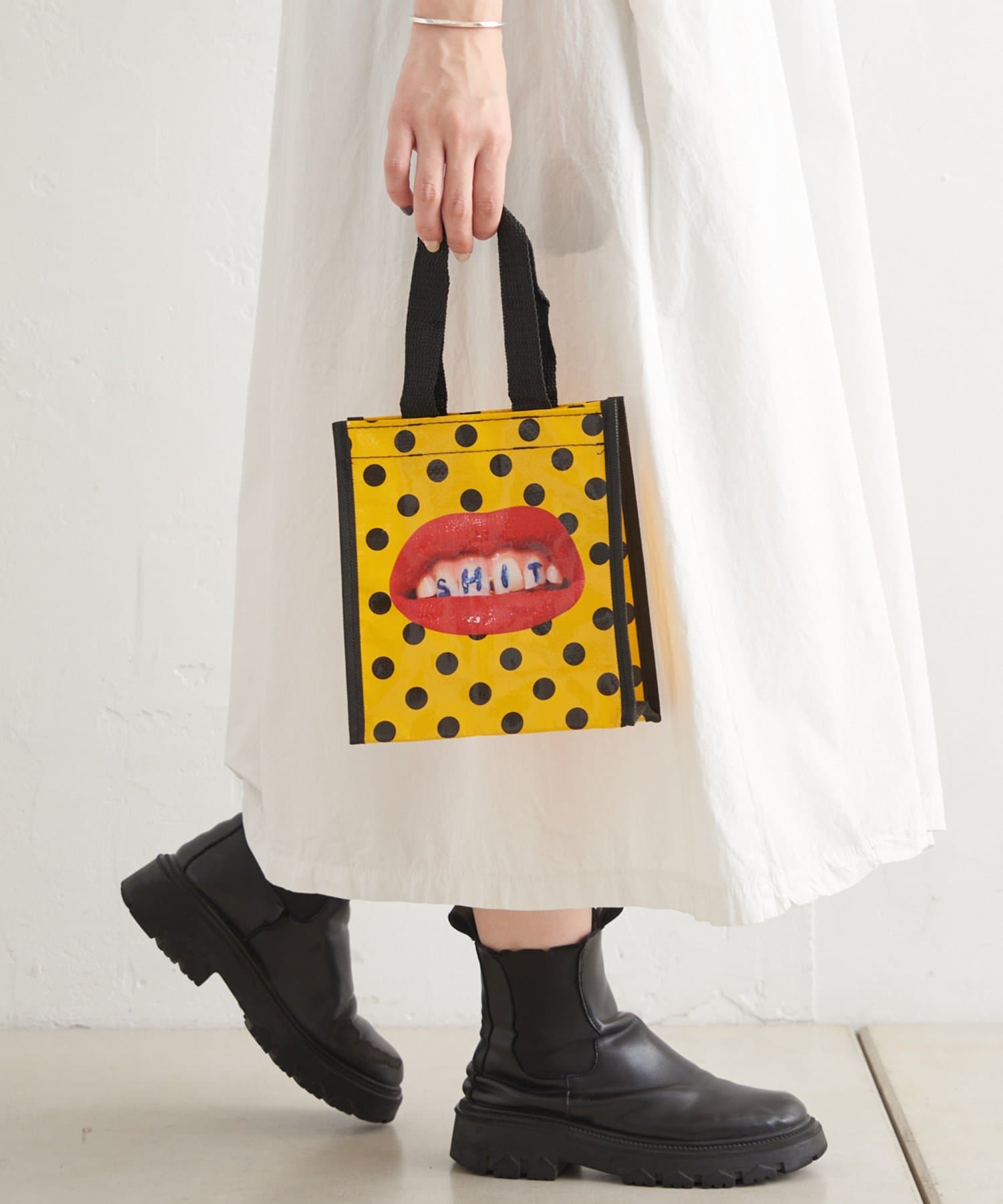 大人気【SELETTI x TOILETPAPER】トートバッグ Seletti Toiletpaper レザーライクトートバッグ Lipsticks