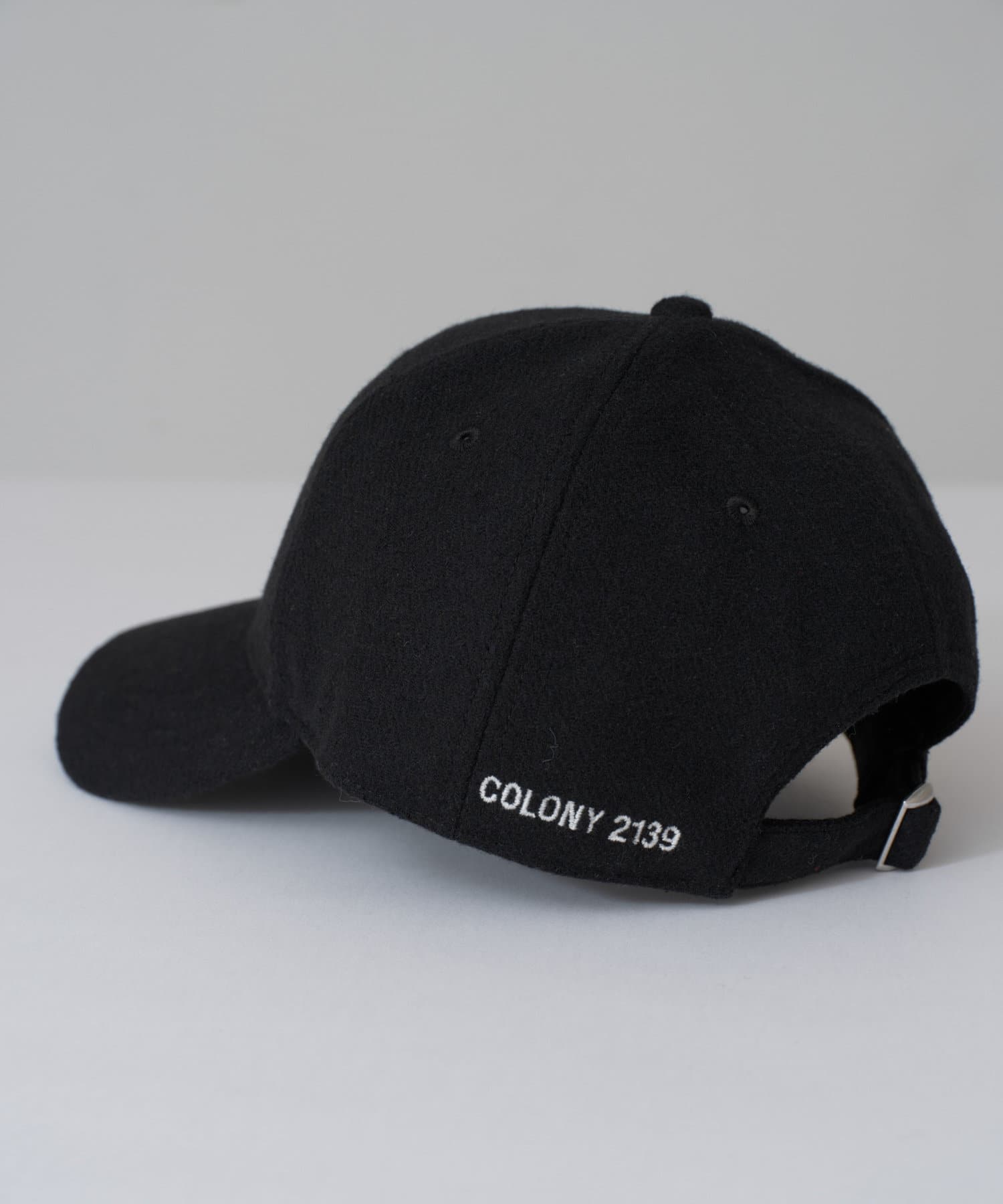 COLONY 2139(コロニー トゥーワンスリーナイン) メルトンロゴ刺繍キャップ