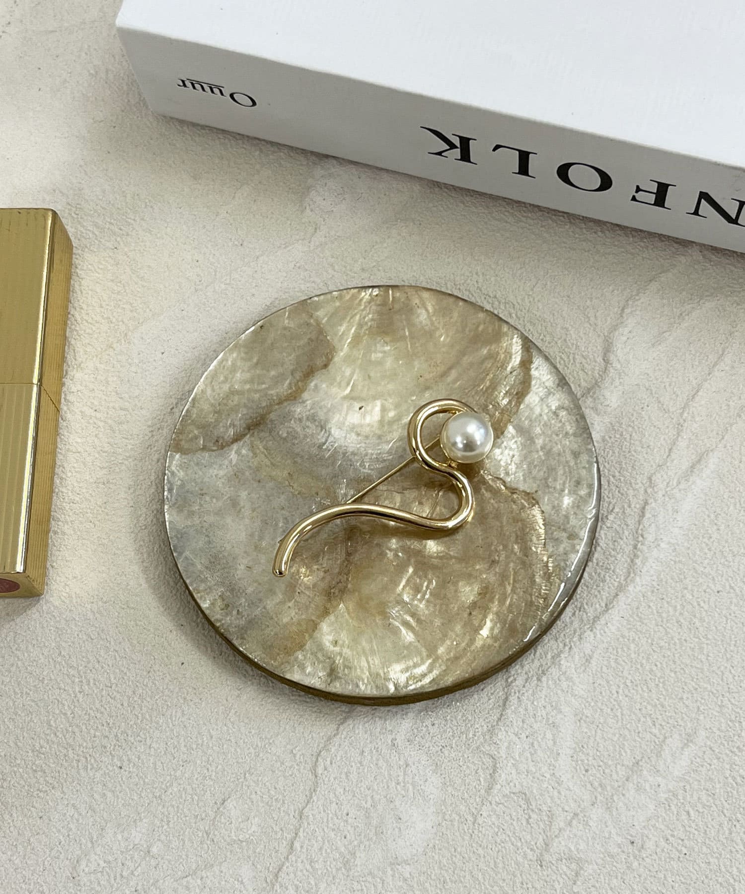 Lattice(ラティス) ニュアンスメタルパールブローチ