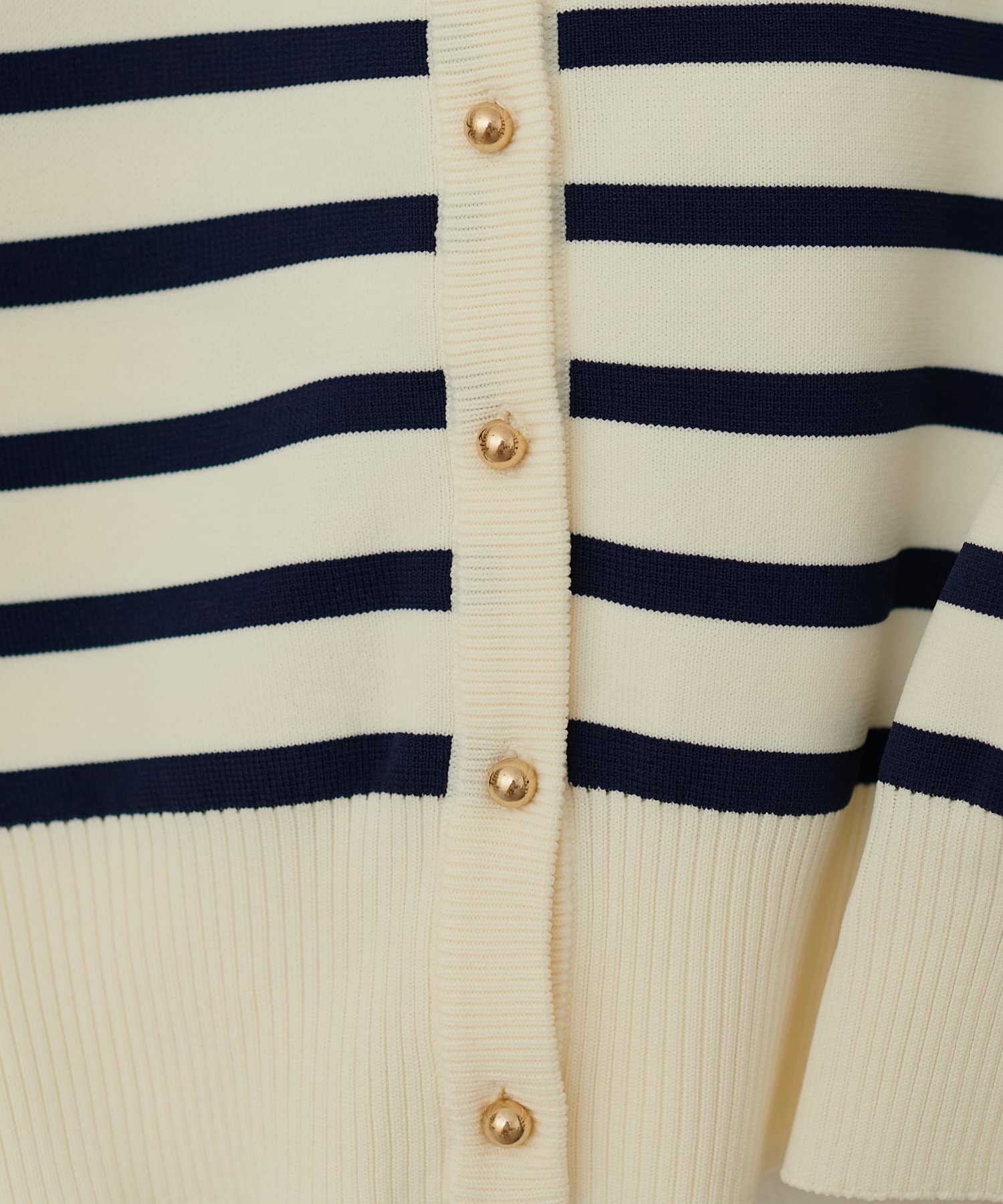natural couture(ナチュラルクチュール) WEB限定 / お家で洗える薄金ころん釦カーディガン