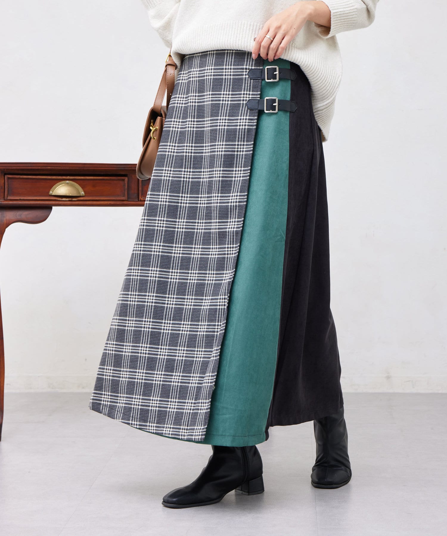 Chez toi(シェトワ) サイドベルトキルトスカート