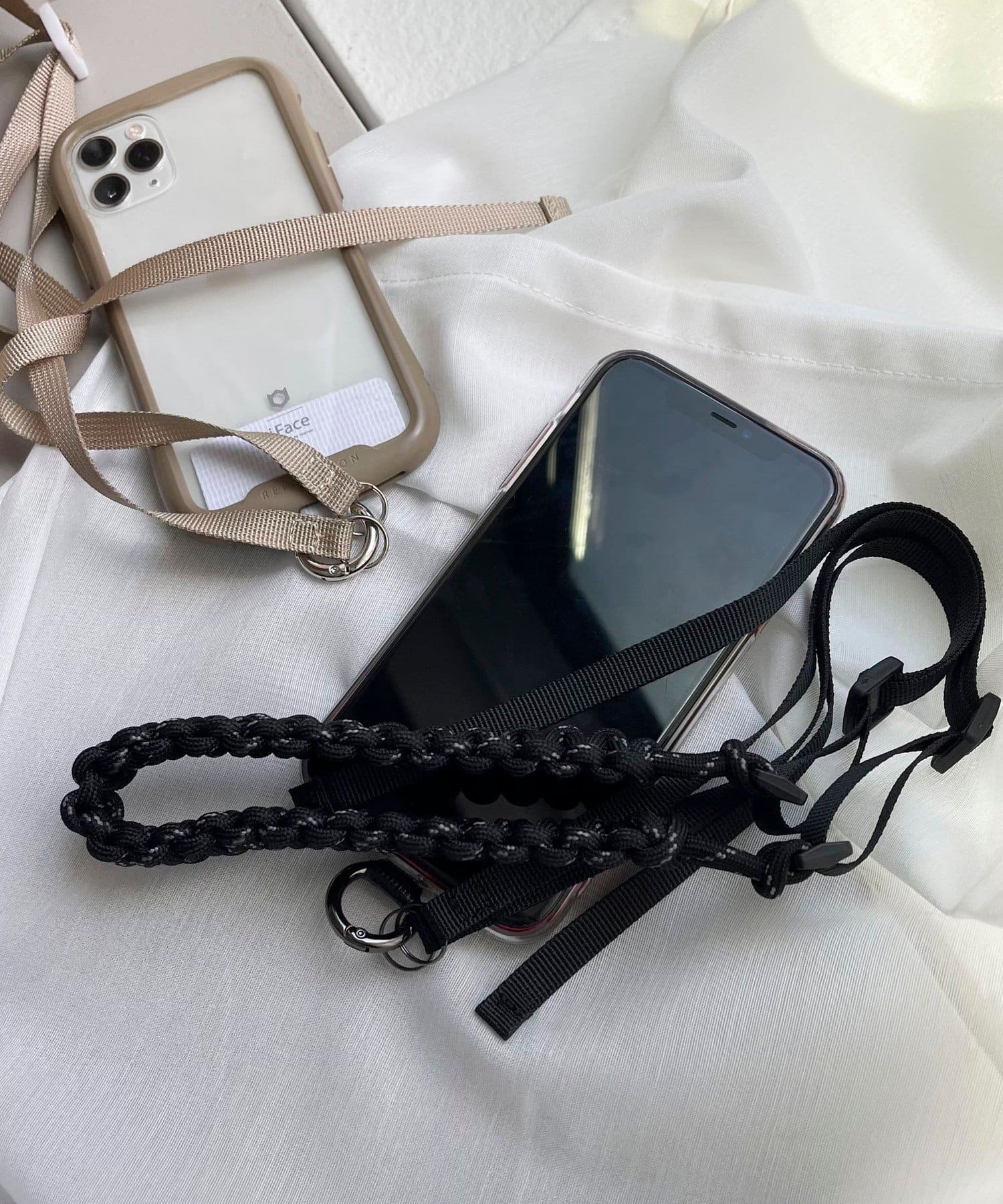 FREDY & GLOSTER(フレディ アンド グロスター) 平編みスマホショルダーストラップ