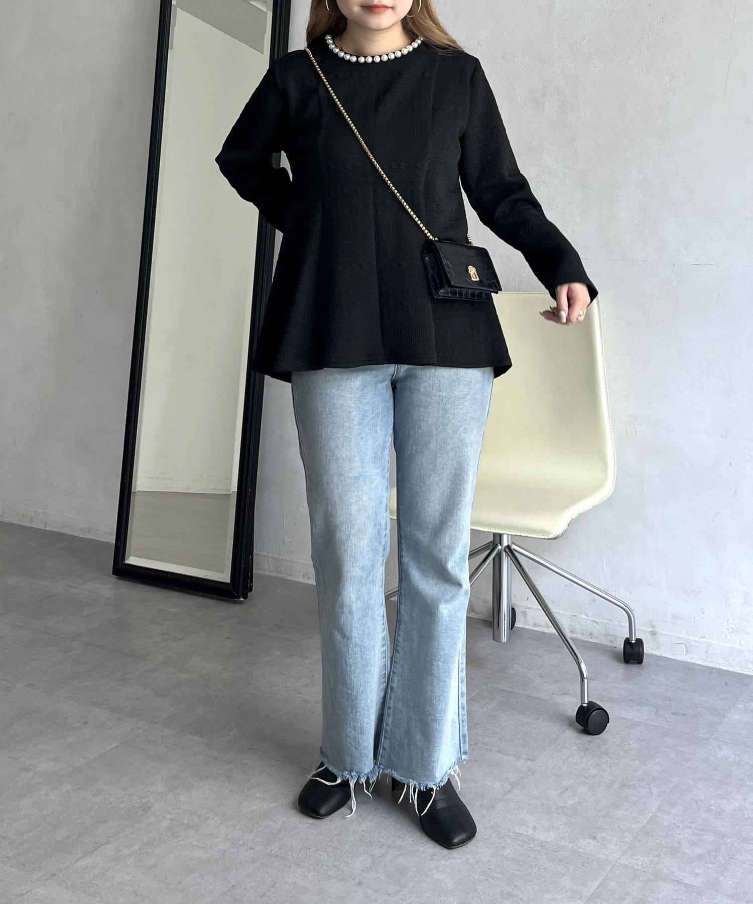 prose verse(プロズヴェール) 襟パール幾何柄ジャガードペプラムトップス