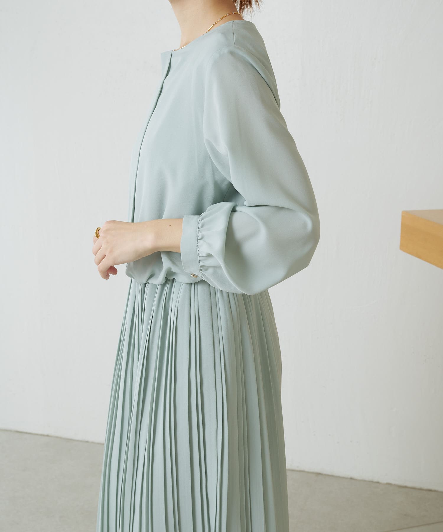 セール 50%OFF】パールスリットネックワンピース(505634956) | ナチュラルビューティーベーシック(NATURAL BEAUTY  BASIC) - d fashion