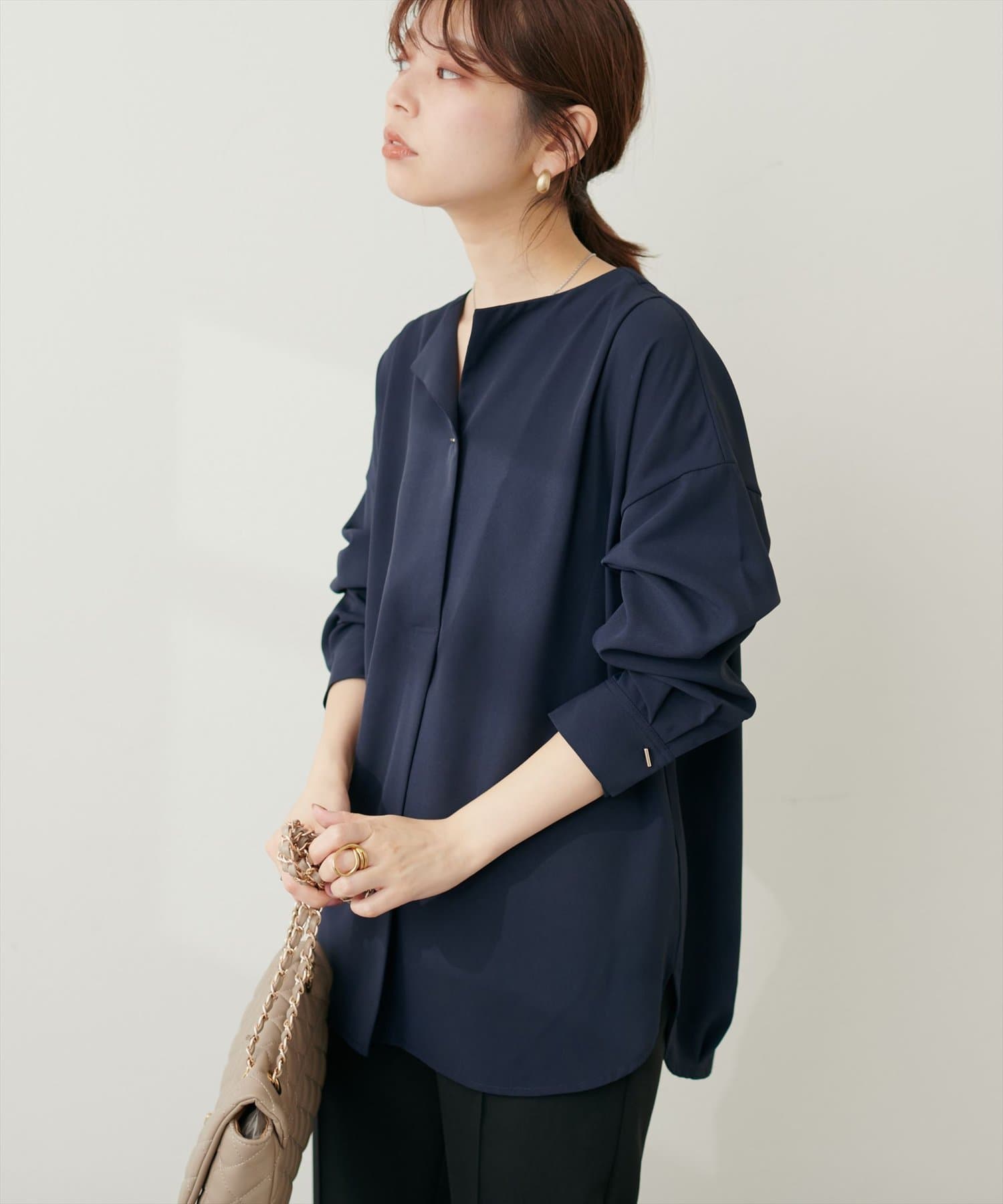 natural couture(ナチュラルクチュール) バー釦ポリツイルきれいめブラウス