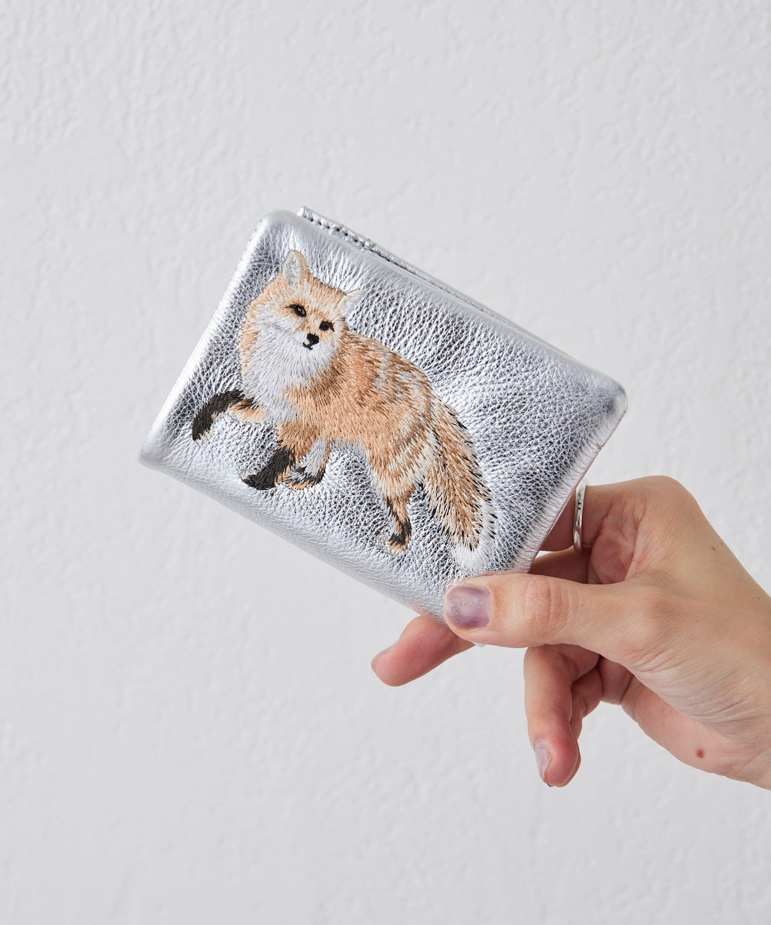 イアパピヨネ 猫刺繍 ウォレット 折り財布 イアパピヨネ 公式メーカー 