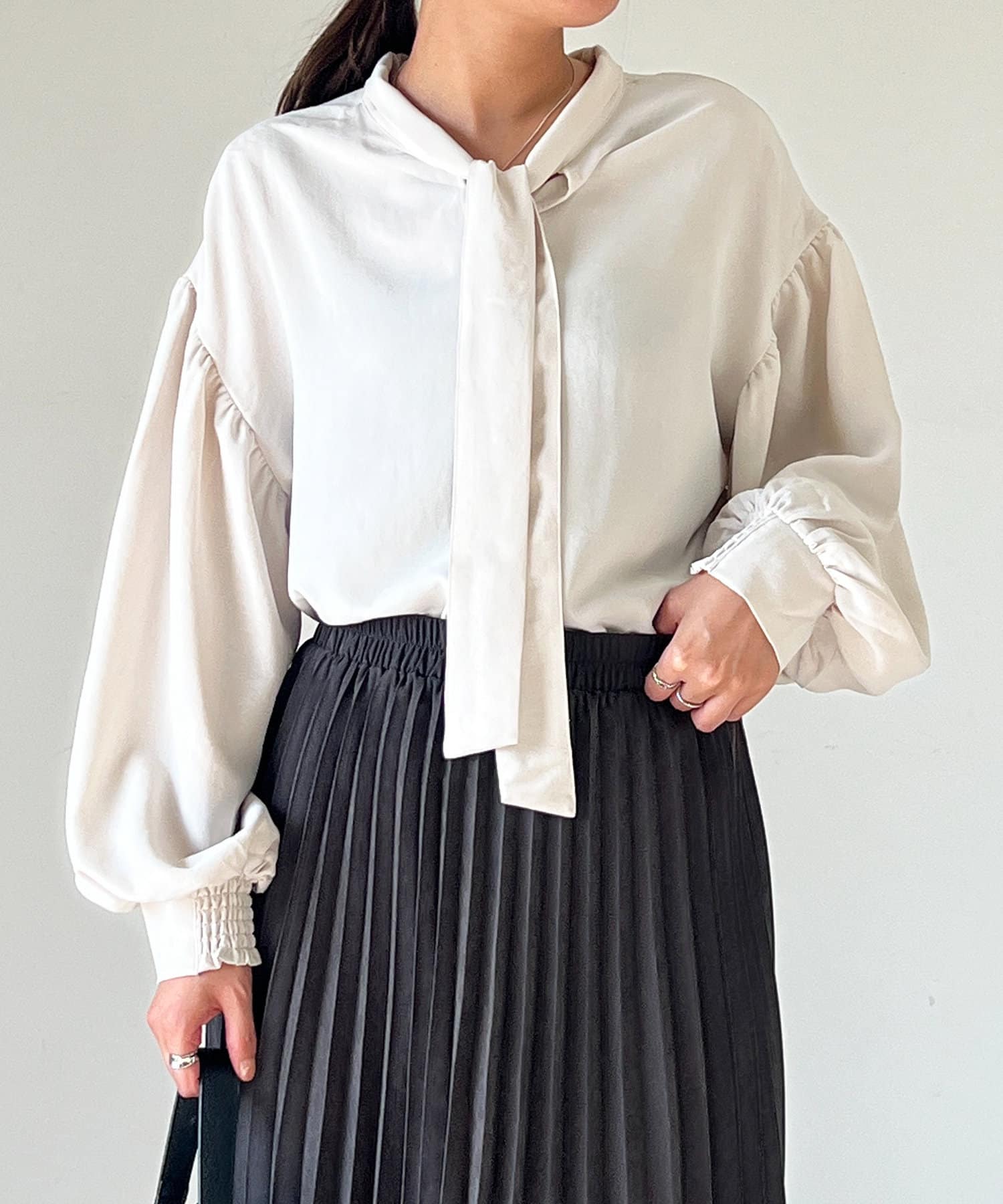 un dix cors(アンディコール) ソフトストレッチボウタイブラウス