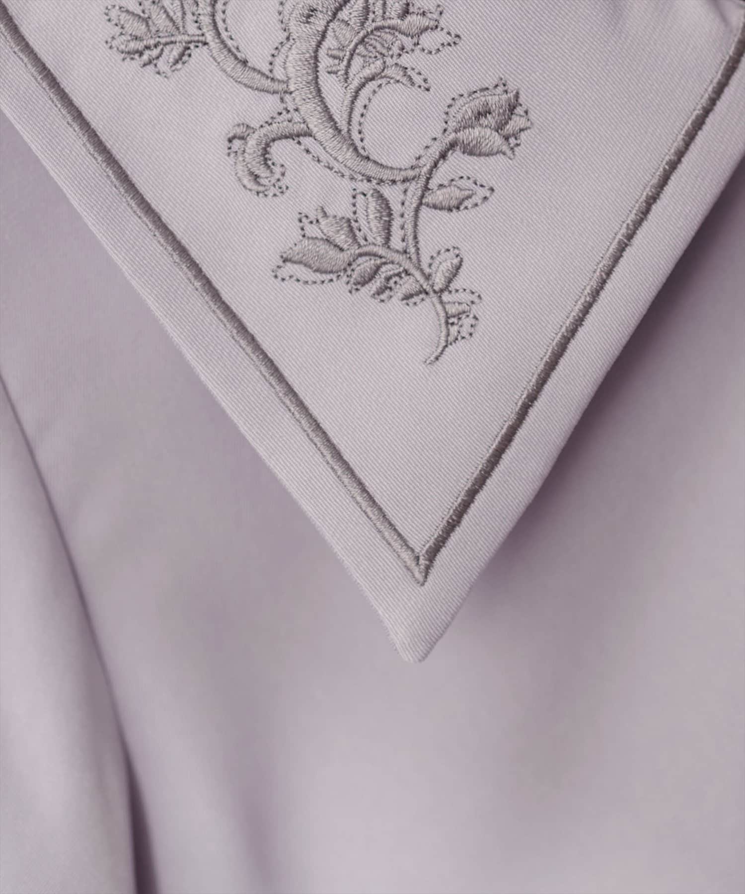 natural couture(ナチュラルクチュール) WEB限定 / 配色刺繍衿レトロブラウス