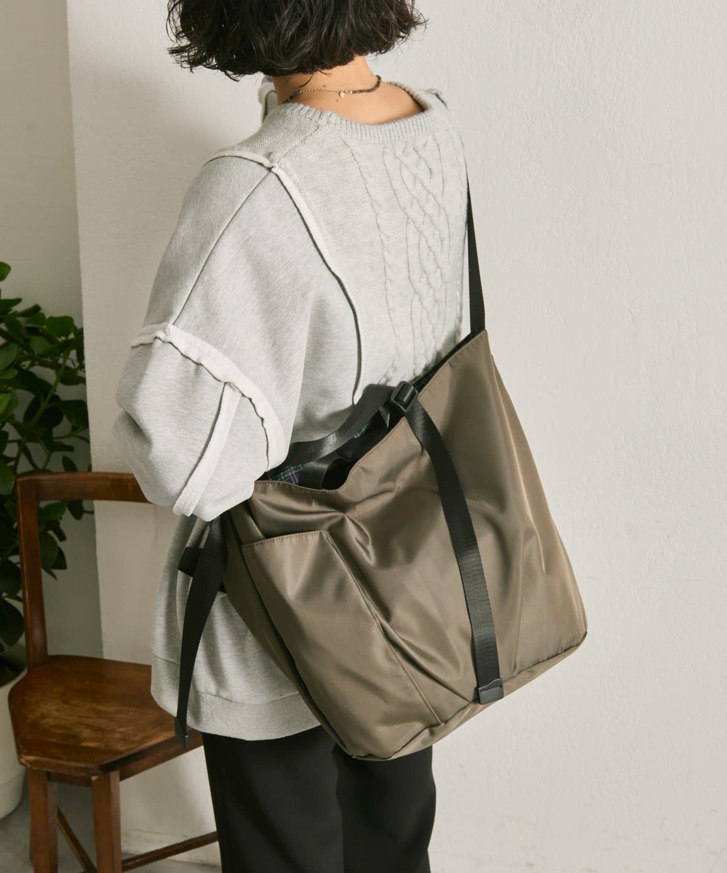 ear PAPILLONNER(イア パピヨネ) SNS総再生数350万越え！《裏地がかわいい！/A4サイズ対応》アジャスタートートバッグ