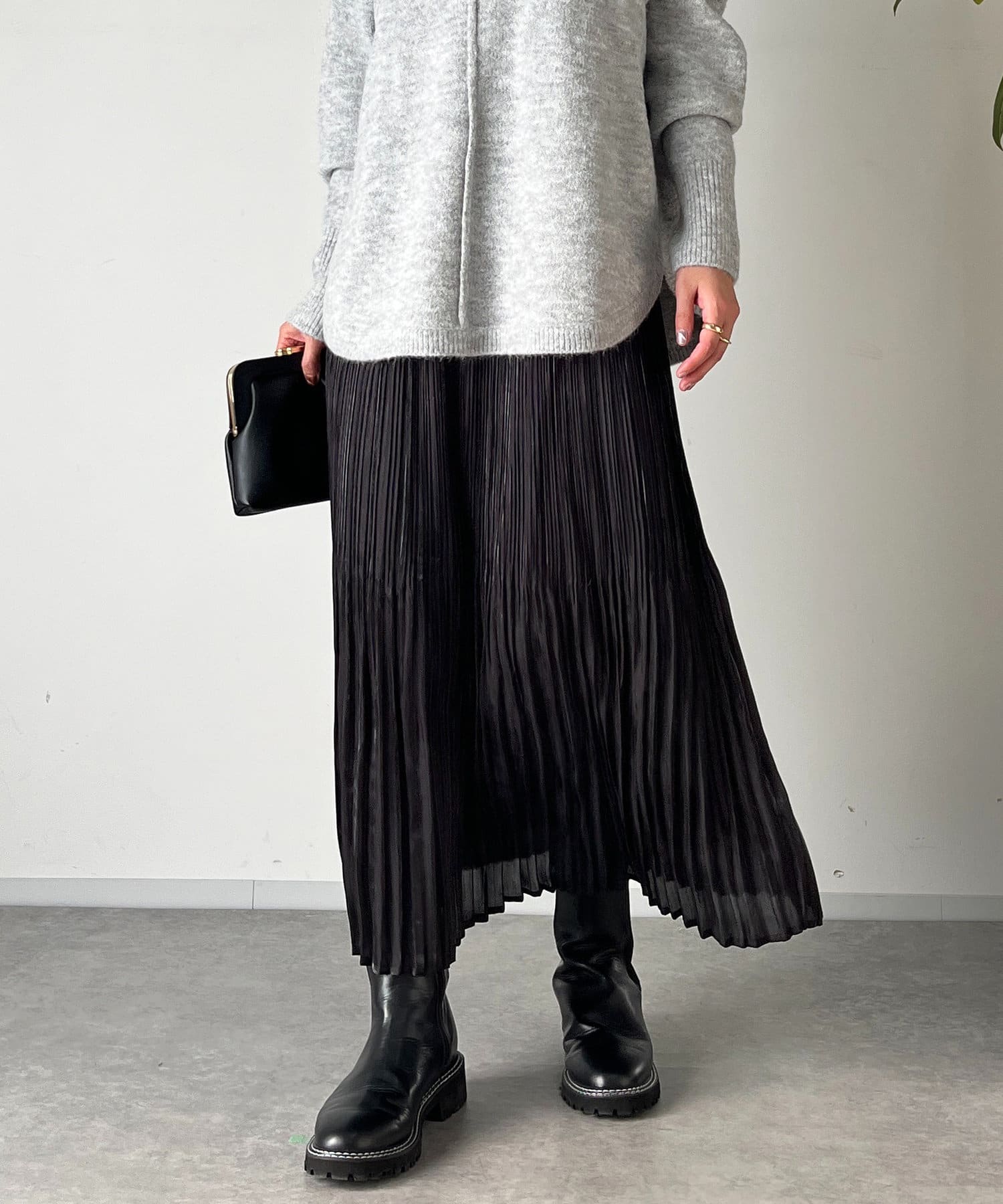 un dix cors(アンディコール) フィラメントサテンランダムプリーツスカート