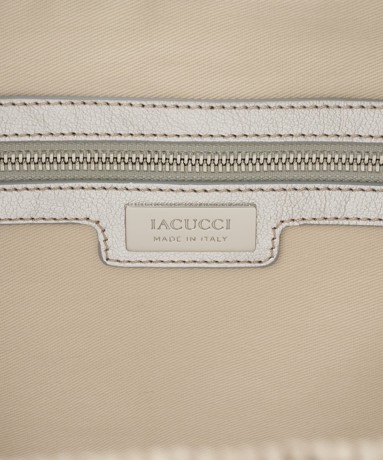 IACUCCI(イアクッチ) グッシオ TOTE PAGLIA/LAMINATO