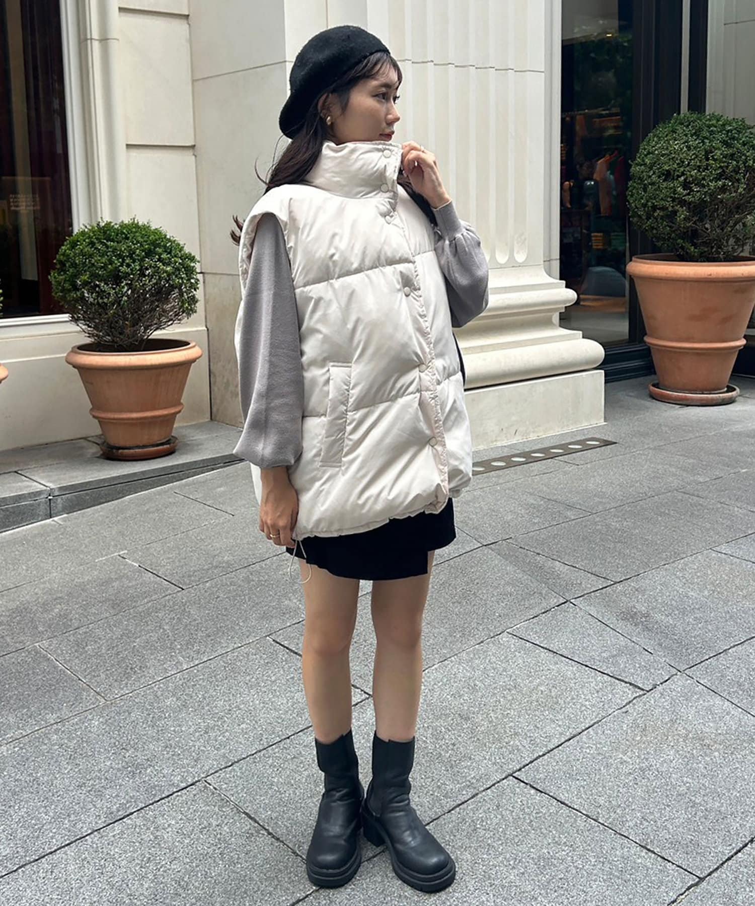 美品✨デュベティカFEBDUEダウンベストダークネイビー