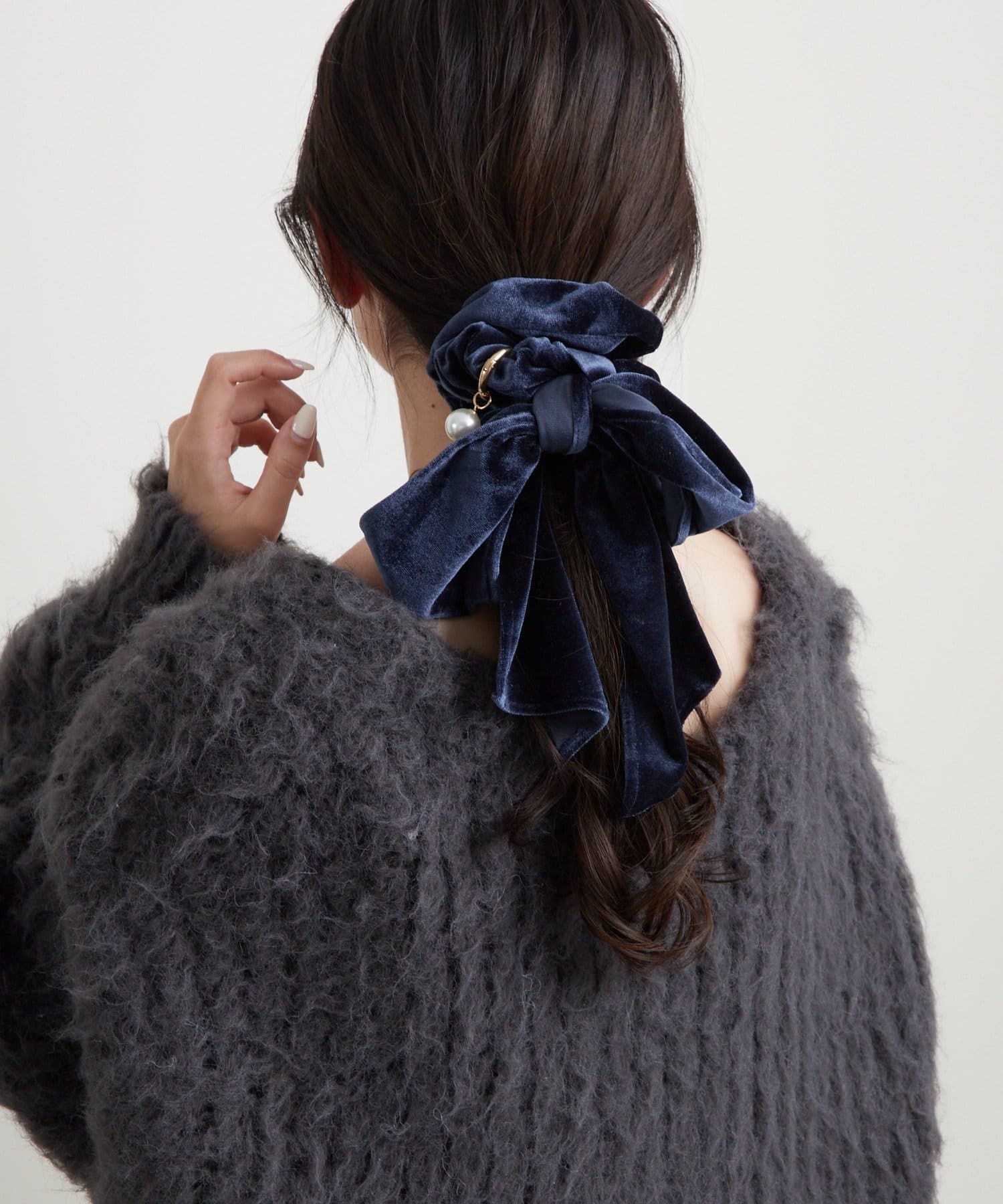 Chico】ベロアロングリボンシュシュ | OUTLET(アウトレット)レディース