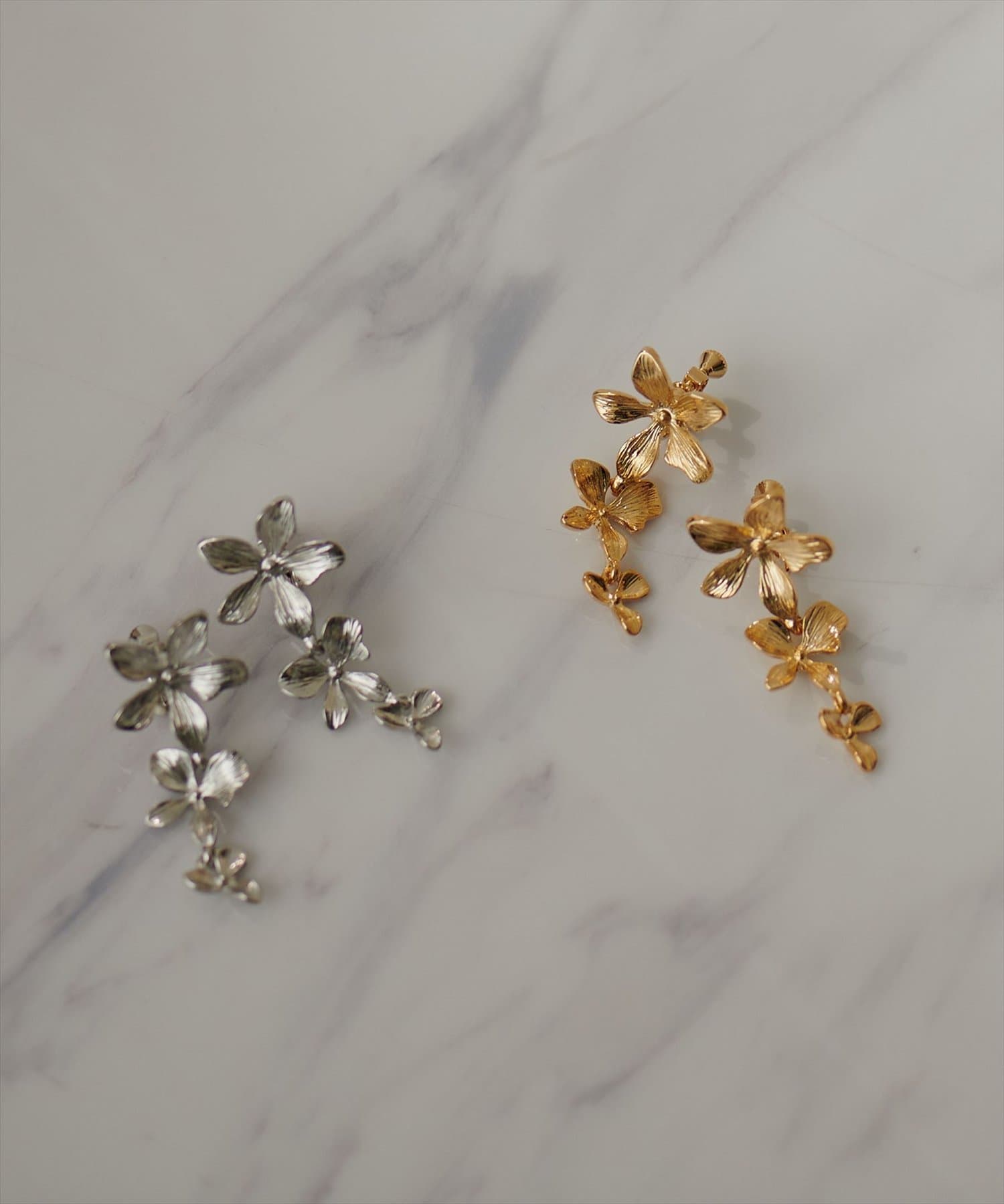 natural couture(ナチュラルクチュール) メタルフラワーイヤリング