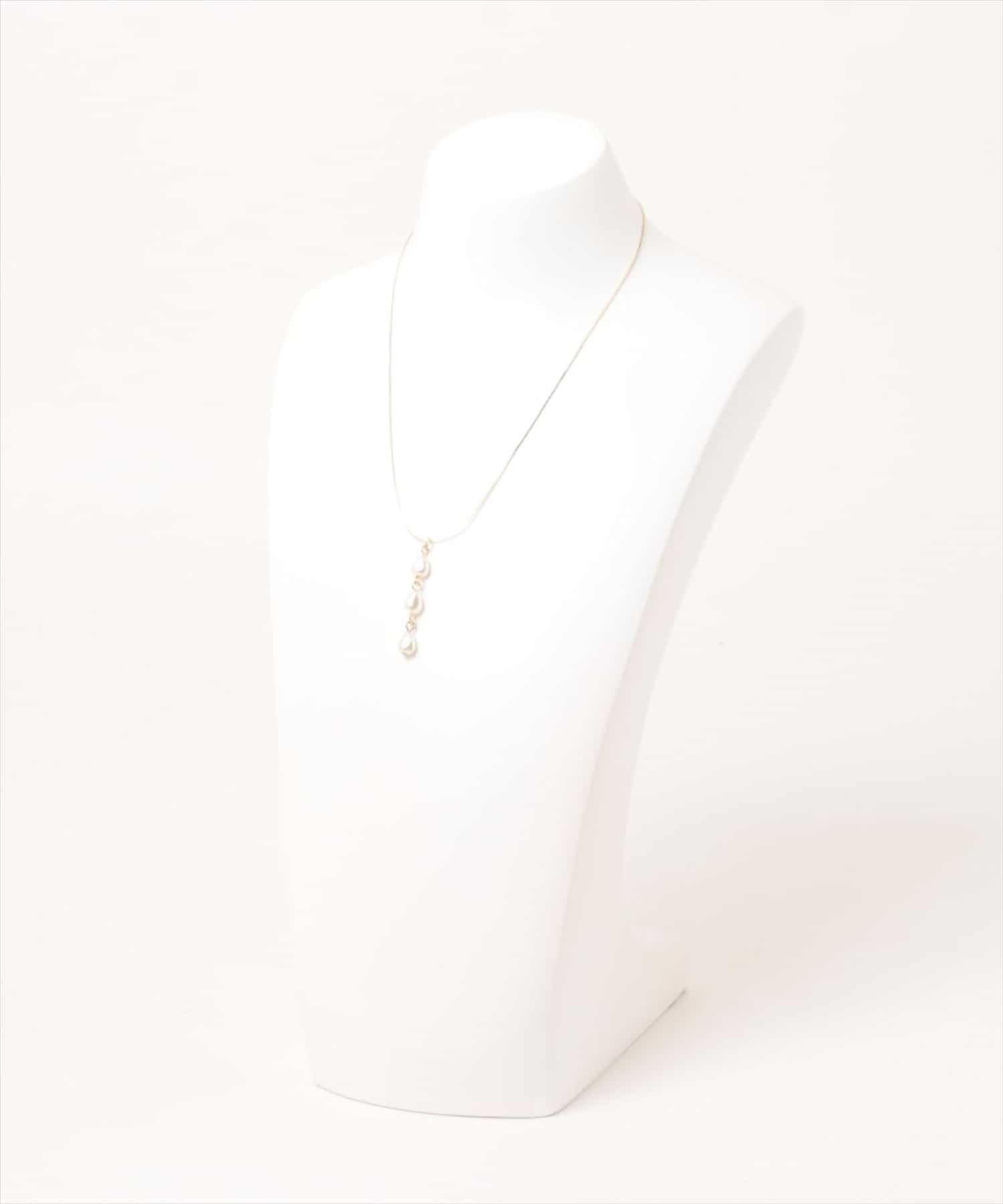 natural couture(ナチュラルクチュール) 3連パールネックレス