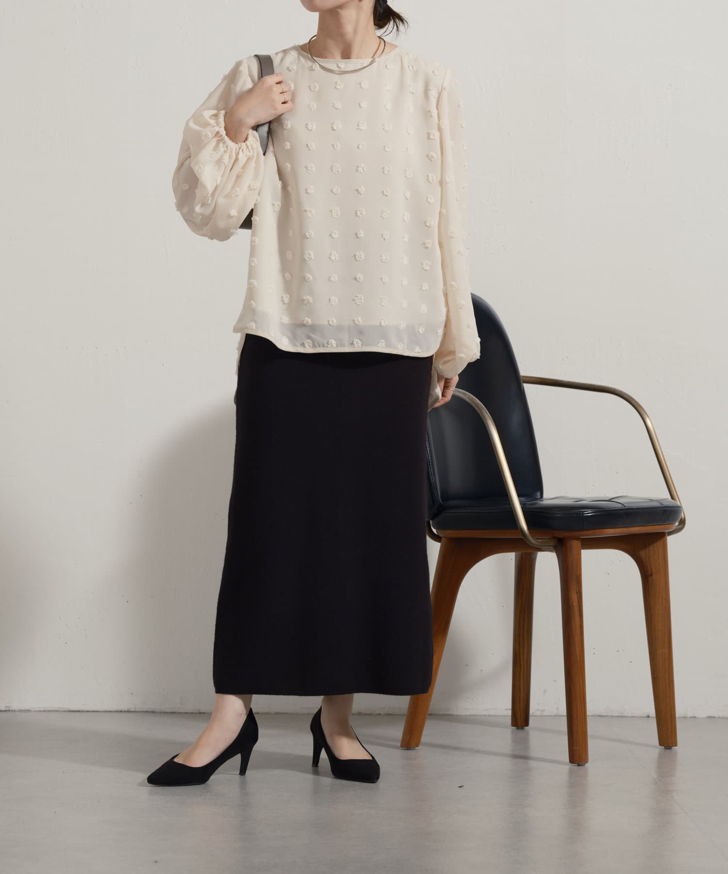 値下げ！美品！ella＊ドビードットジャガードブラウス 値下げ！美品！ella＊ドビードットジャガードブラウス 値下げ！美品