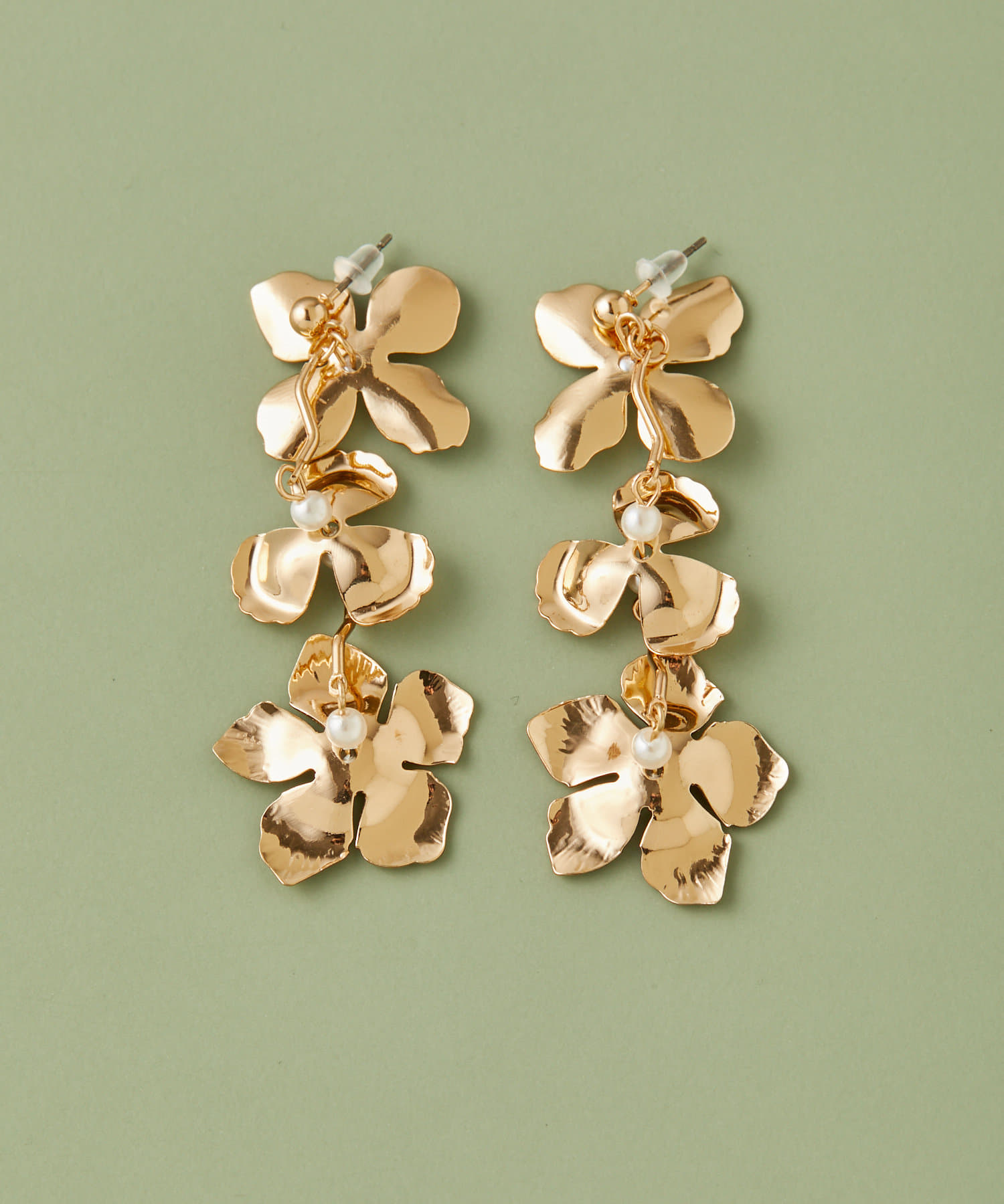 専用❁⃘*.゜ムーンクォーツロゼットコンケーブカットピアス A55 スモーキークォーツの軟骨ピアス│小さめの可愛らしいフラワー