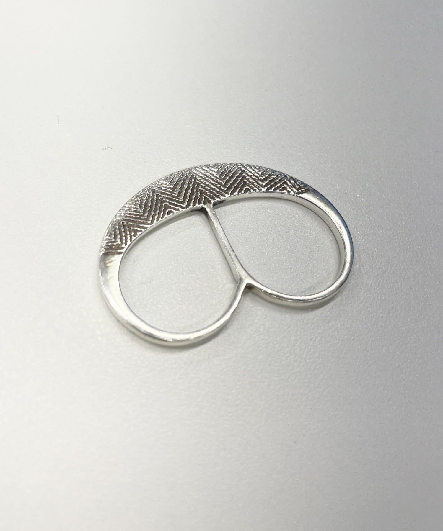 【新品・未使用】HUGŌWäR OMBRECLAIRE smallbasket 新品・未使用】HUGŌWäR OMBRECLAIRE smallbasket - メルカリ