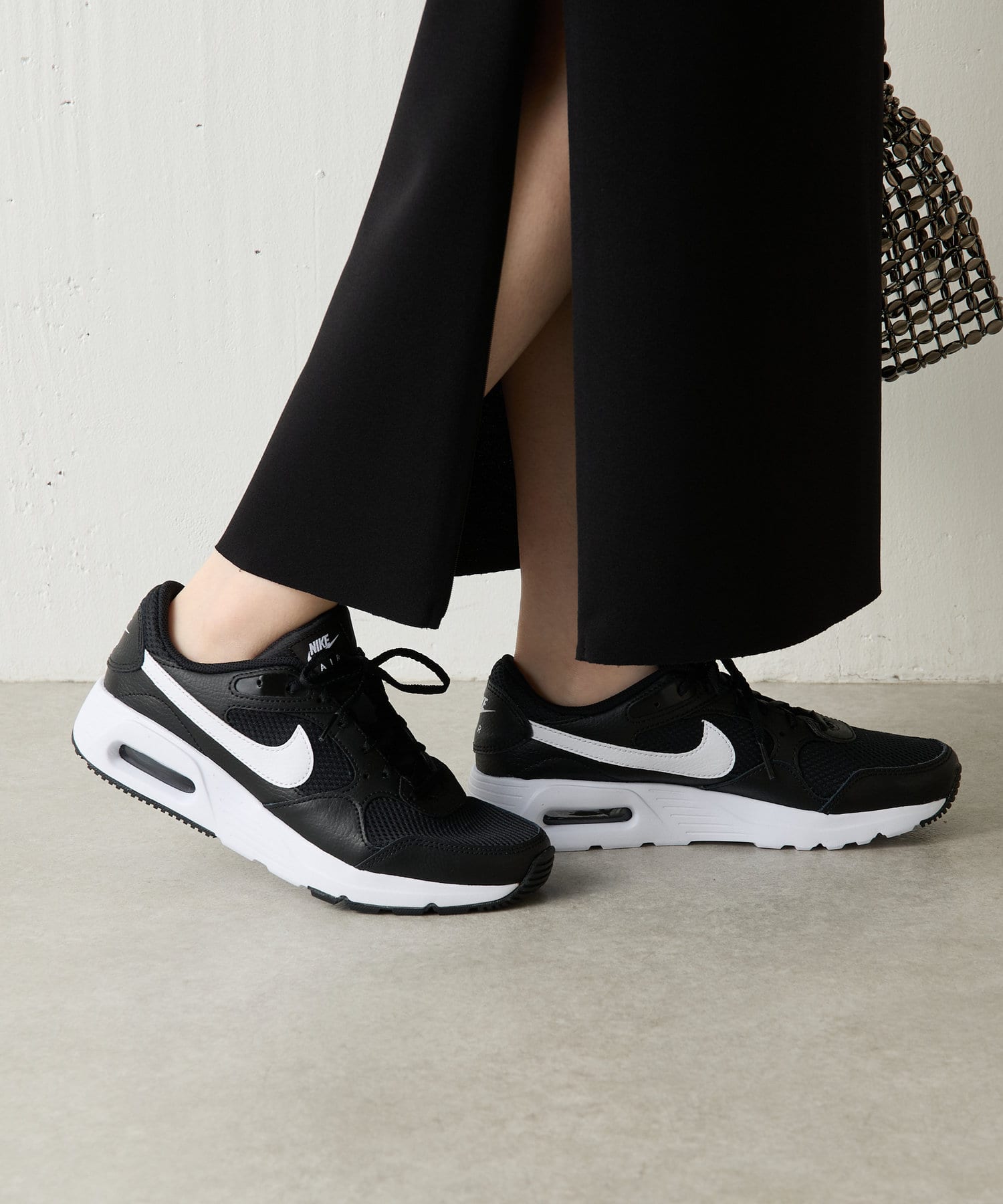 Nike air max vision black and white deals