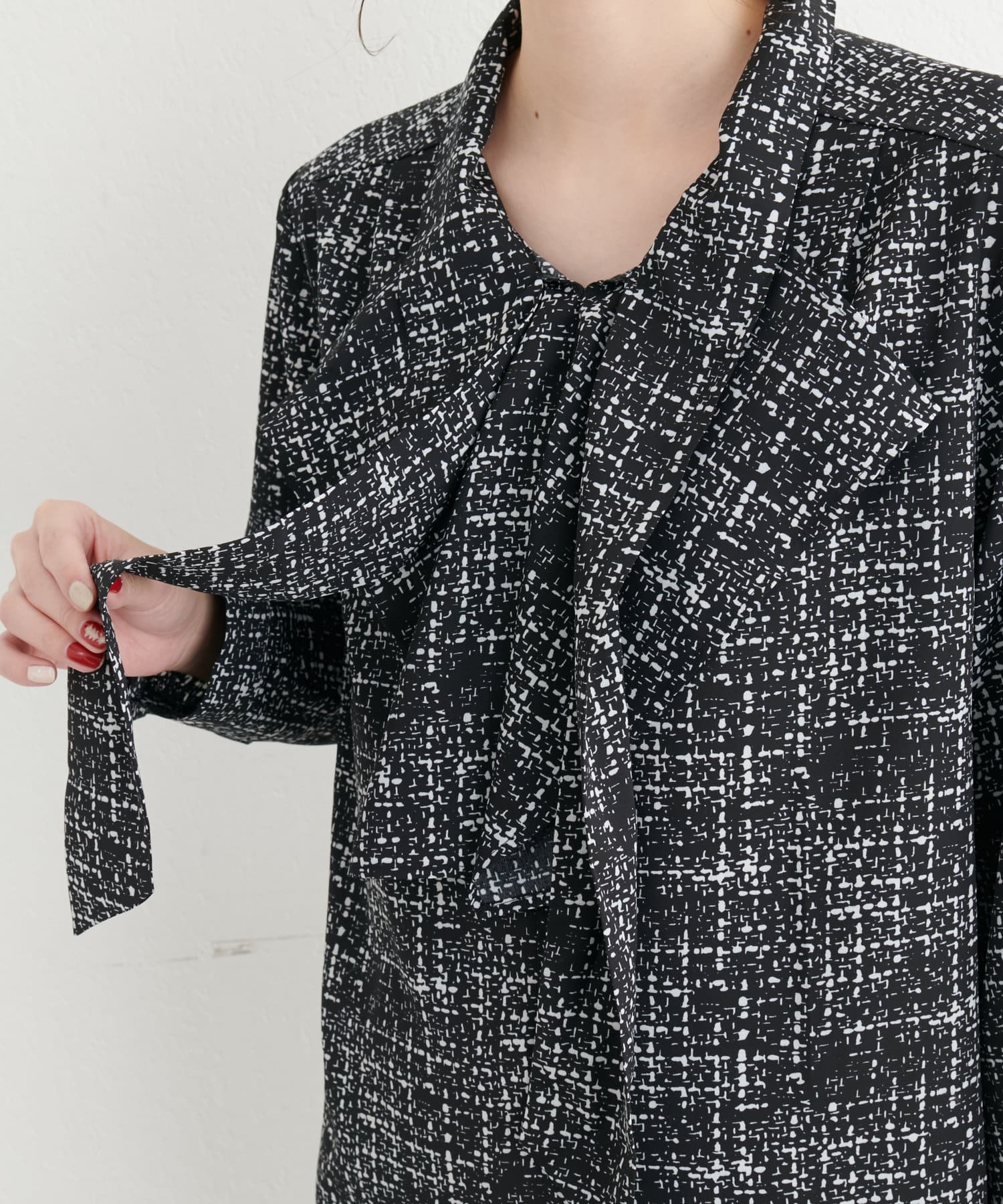 natural couture(ナチュラルクチュール) ラッフル×ボウタイブラウス