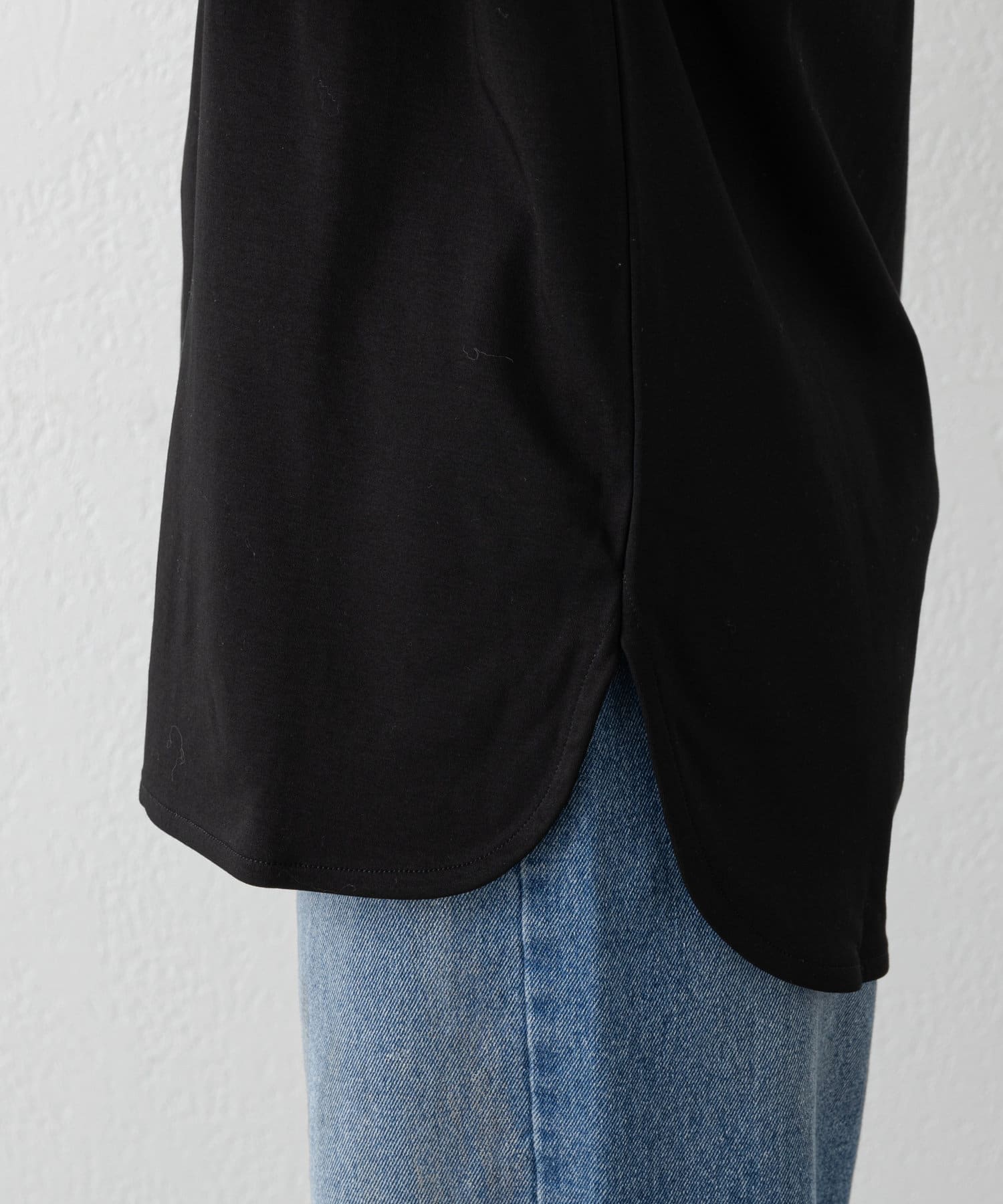 COLONY 2139(コロニー トゥーワンスリーナイン) スマート裾ラウンド長袖Tシャツ