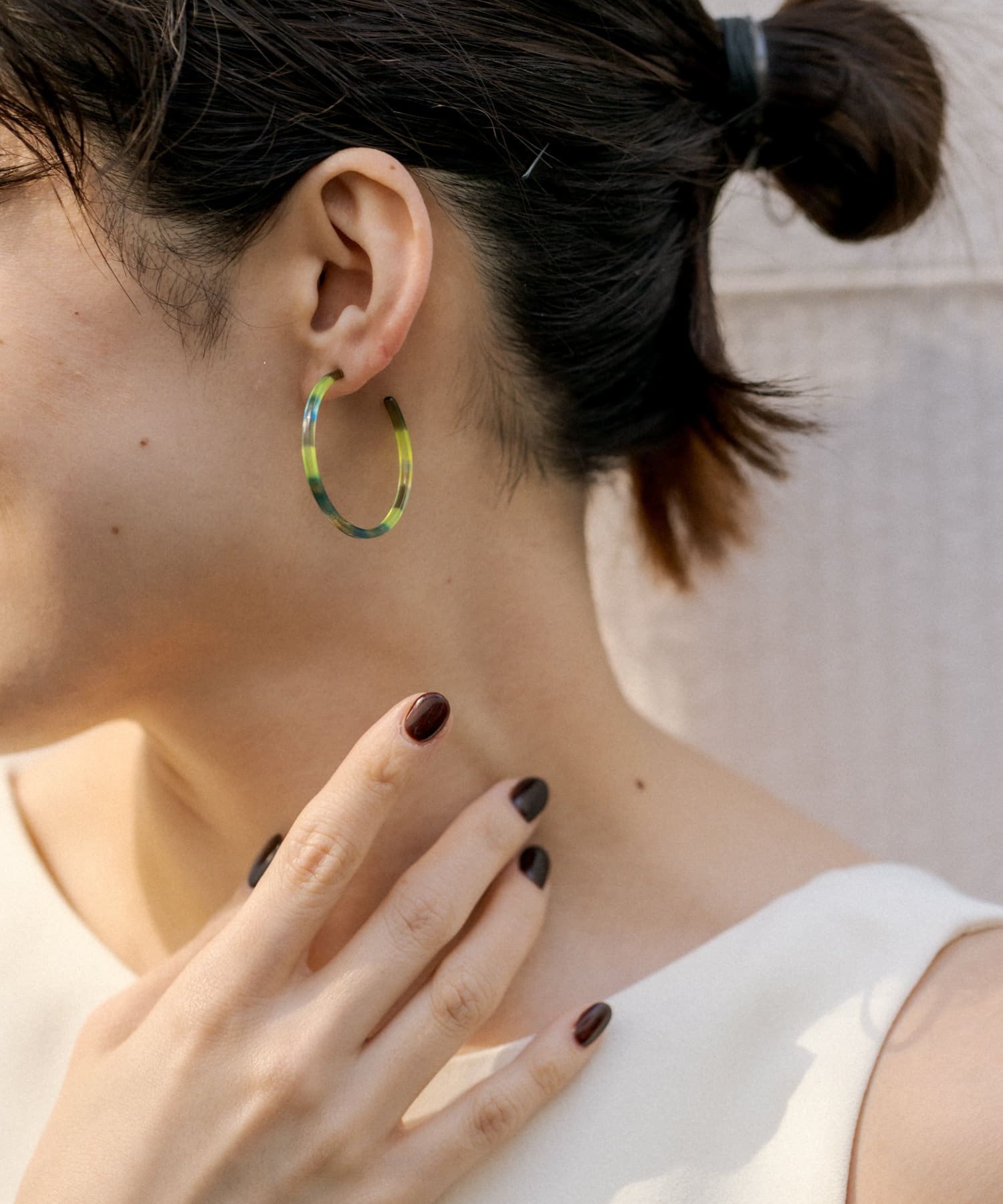 ear PAPILLONNER(イア パピヨネ) 《チタンポスト》グラデーション/アクセントネオンフープピアス