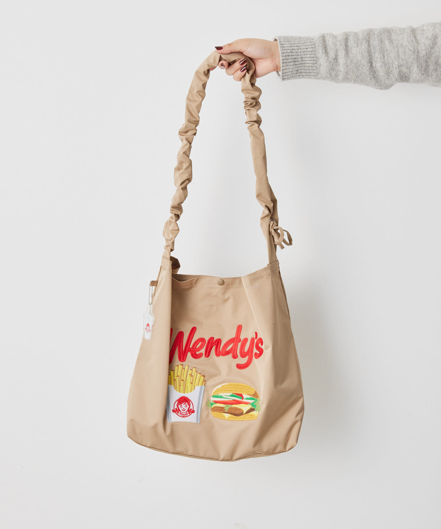 Wendy's(ウェンディーズ)コラボ第二弾！】刺しゅうクロス