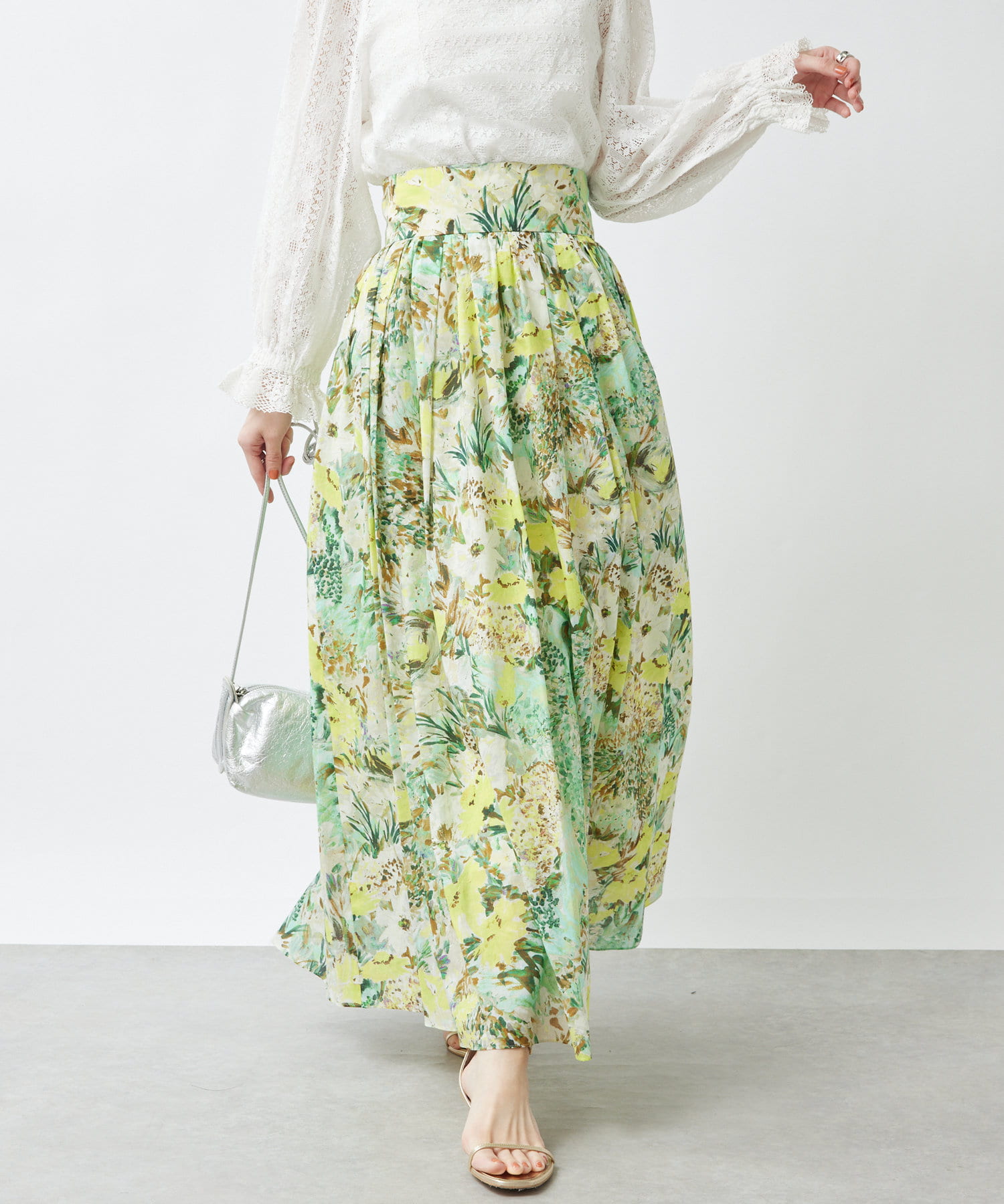 La boutique BonBon(ラブティックボンボン) 【トレンドカラースカート】花柄ギャザーロングスカート