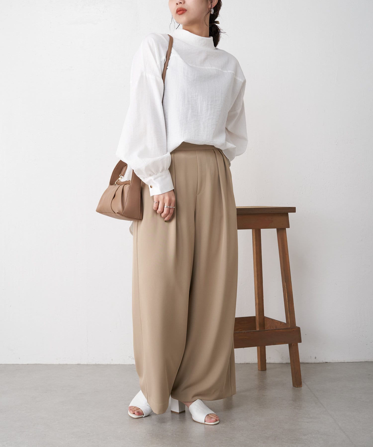 新色カラー登場！】スタンドネックロングブラウス | Jena espace