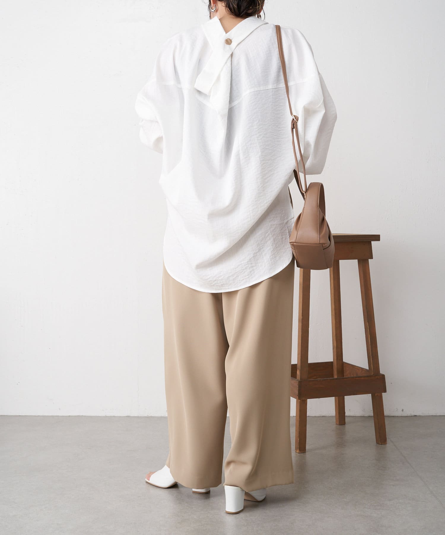 新色カラー登場！】スタンドネックロングブラウス | Jena espace