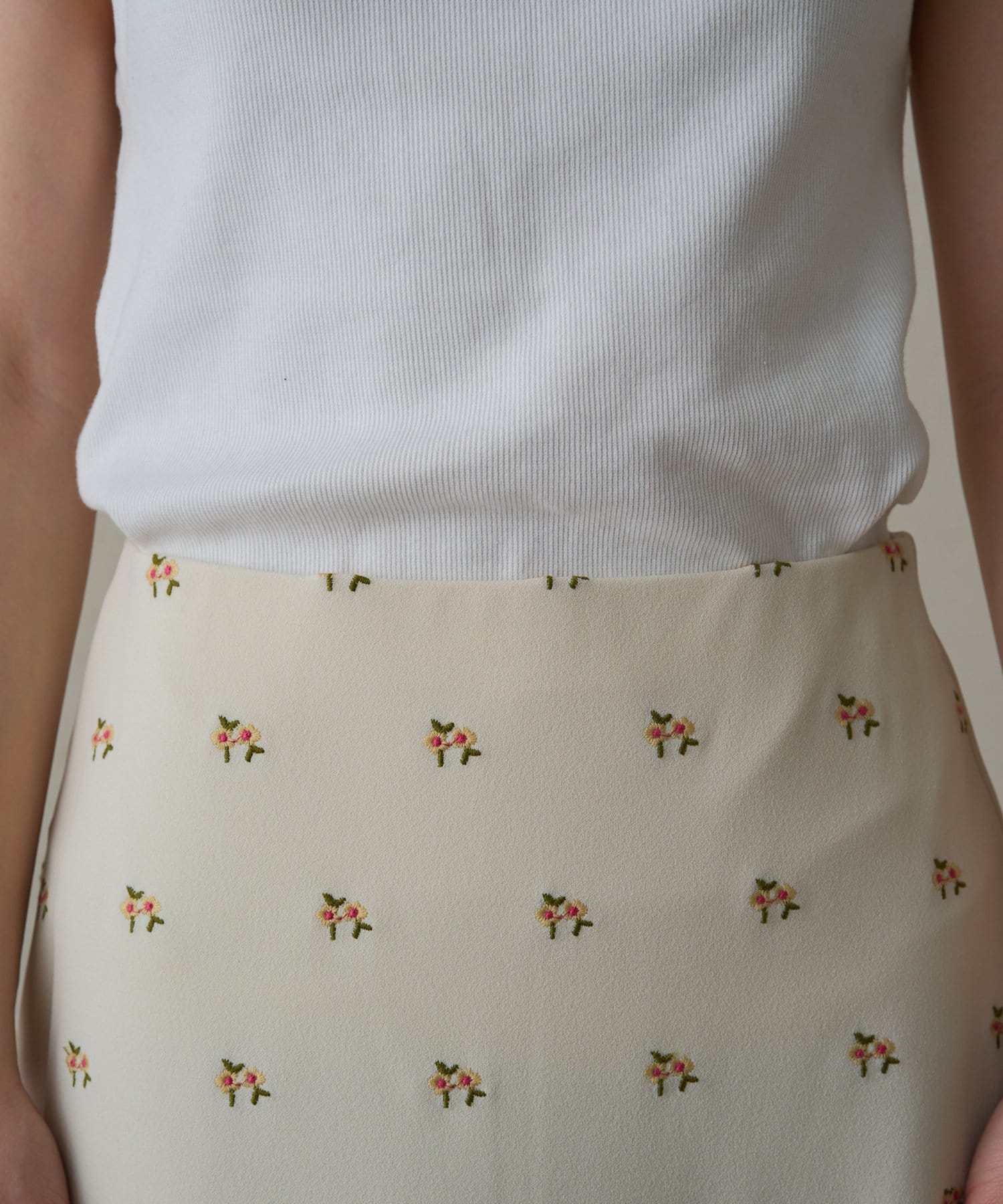 Loungedress(ラウンジドレス) フラワー刺繍スカート